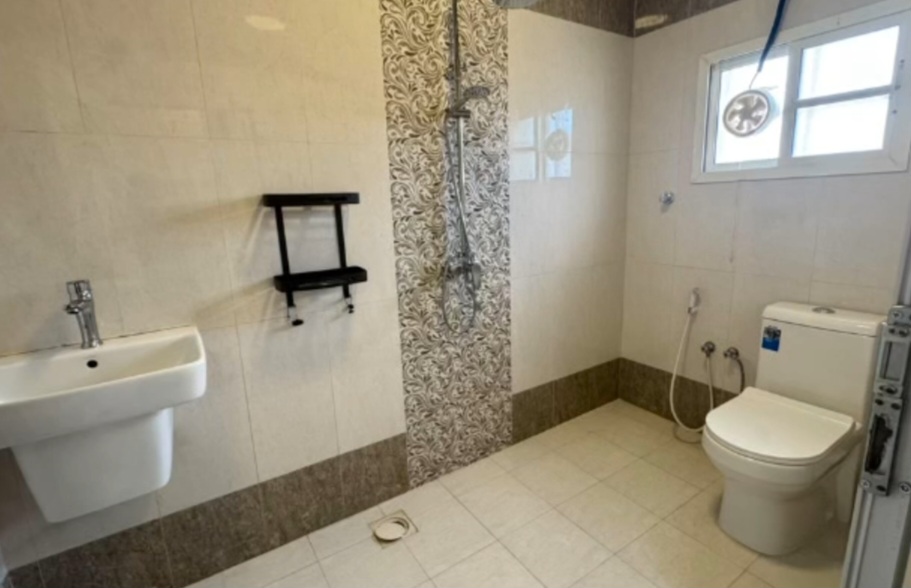 ویلای ۱۰ خوابه برای فروش در صلاله | OMR 110,000 | Tamlik Oman thumbnail 7