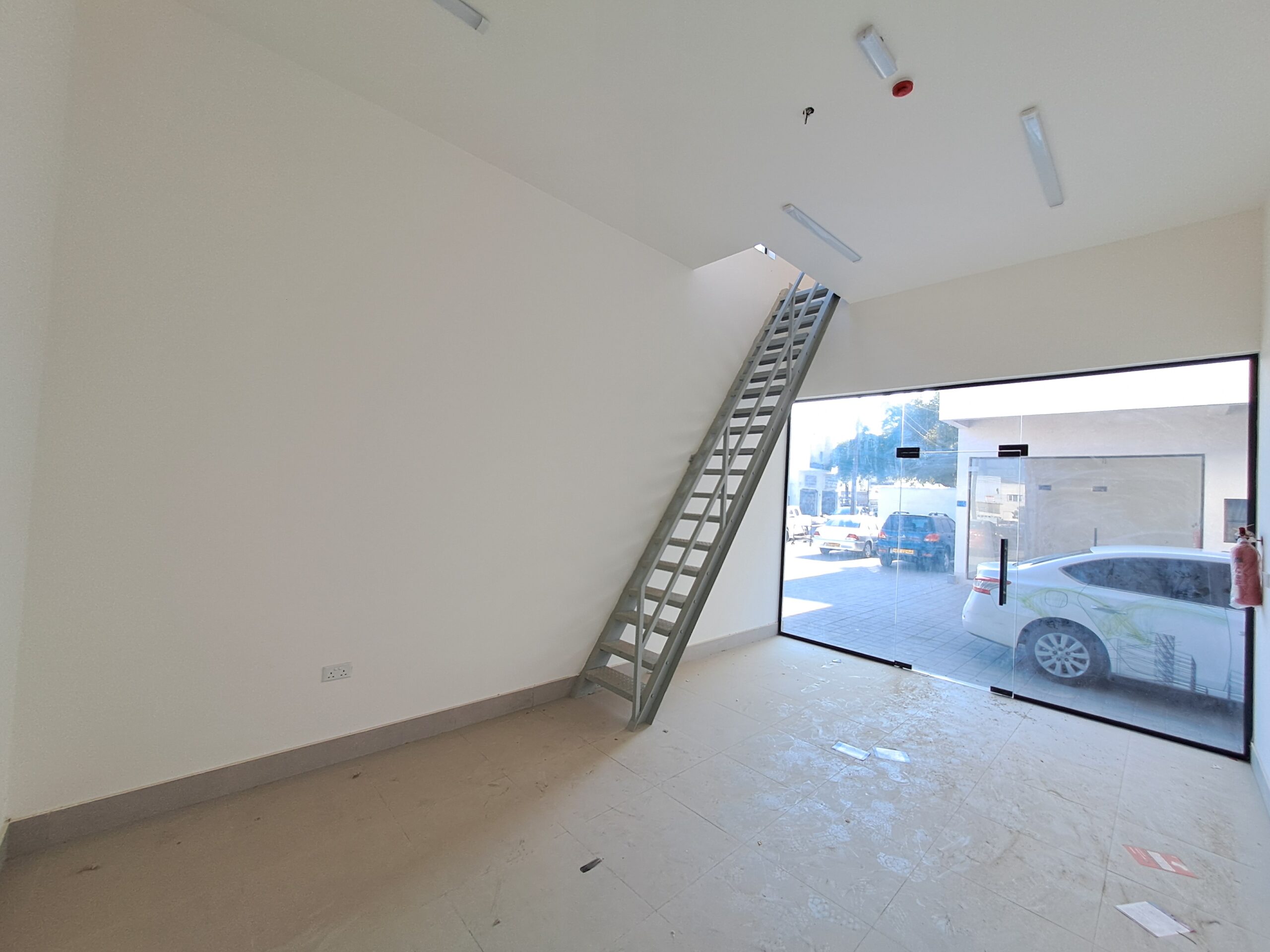 مغازه اجاره‌ای در رووی | 30 متر مربع | OMR 190/ماه | Tamlik Oman thumbnail 4