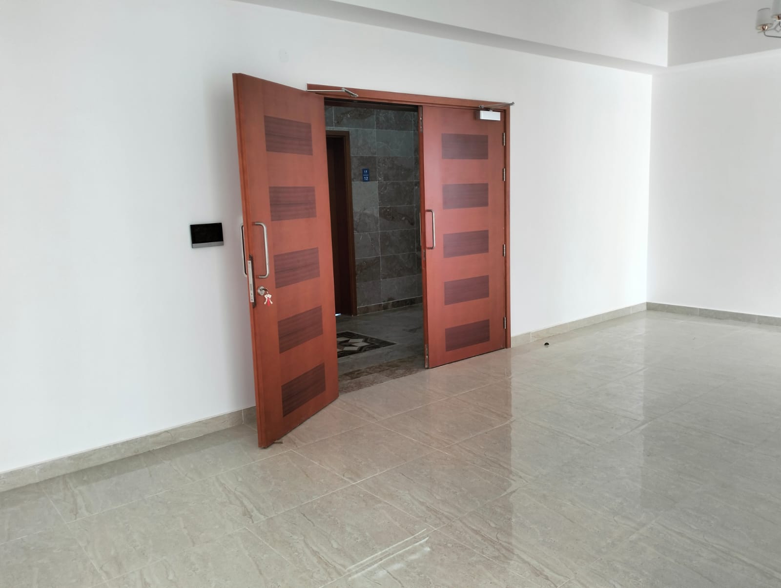 مكتب للإيجار في غلا | 274 م² | ر.ع. 600/شهريًا | Tamlik Oman thumbnail 2