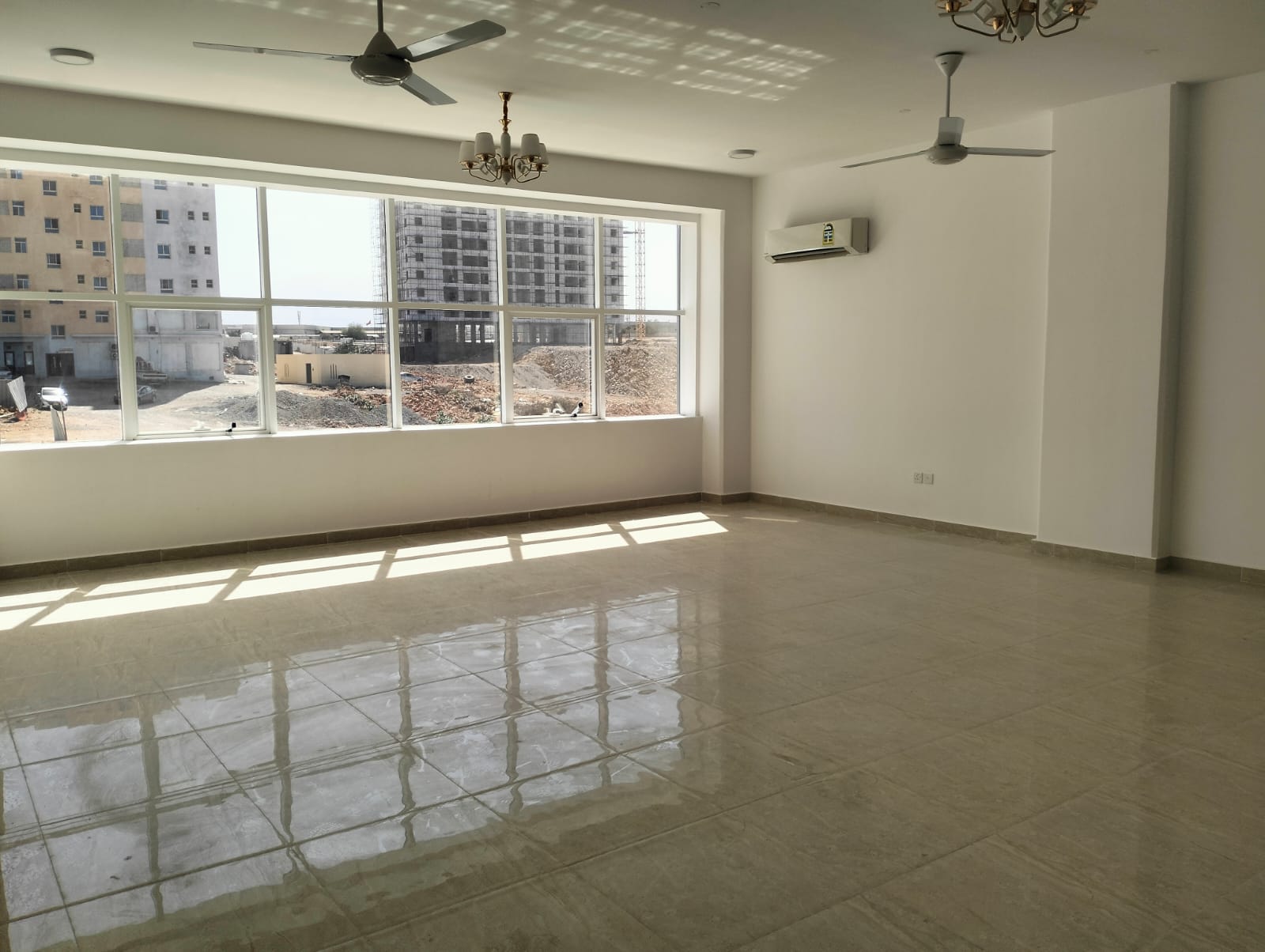 مكتب للإيجار في غلا | 274 م² | ر.ع. 600/شهريًا | Tamlik Oman thumbnail 3