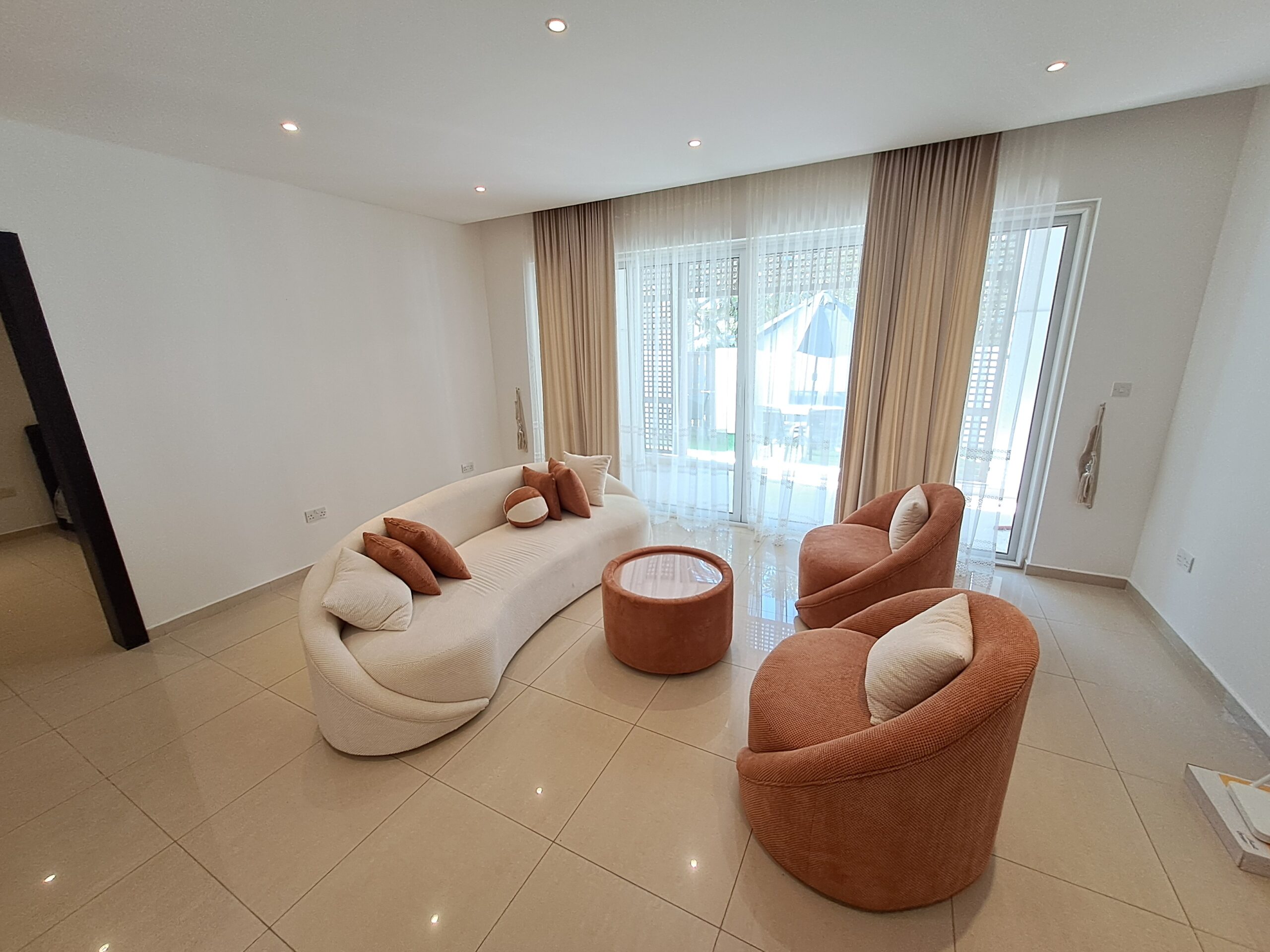 آپارتمان ۲ خوابه برای اجاره در الموج | OMR 650/mo | Tamlik thumbnail 2