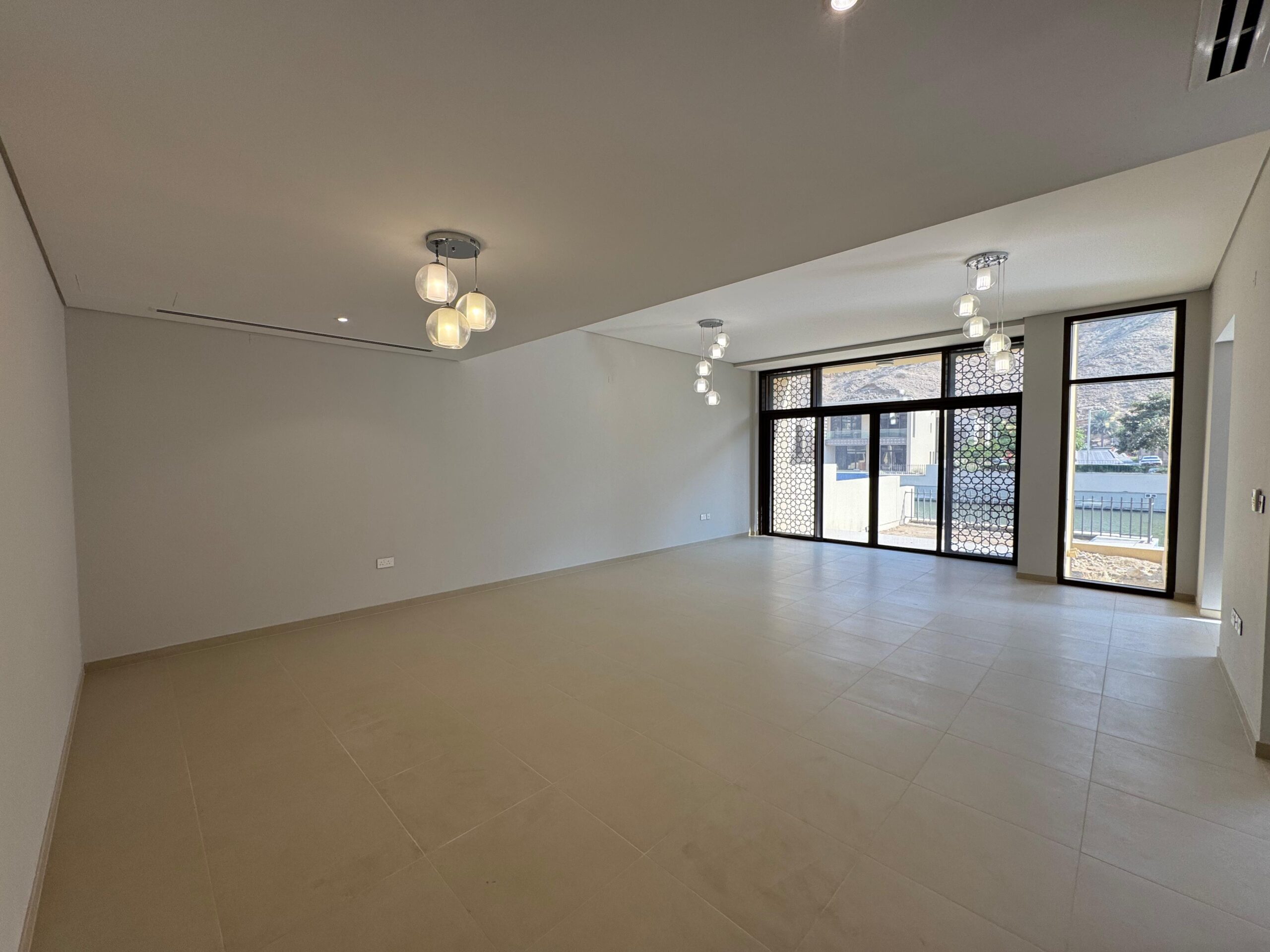 ویلای 3 خوابه برای فروش در مسکات بی | OMR 335,000 | Tamlik عمان thumbnail 9