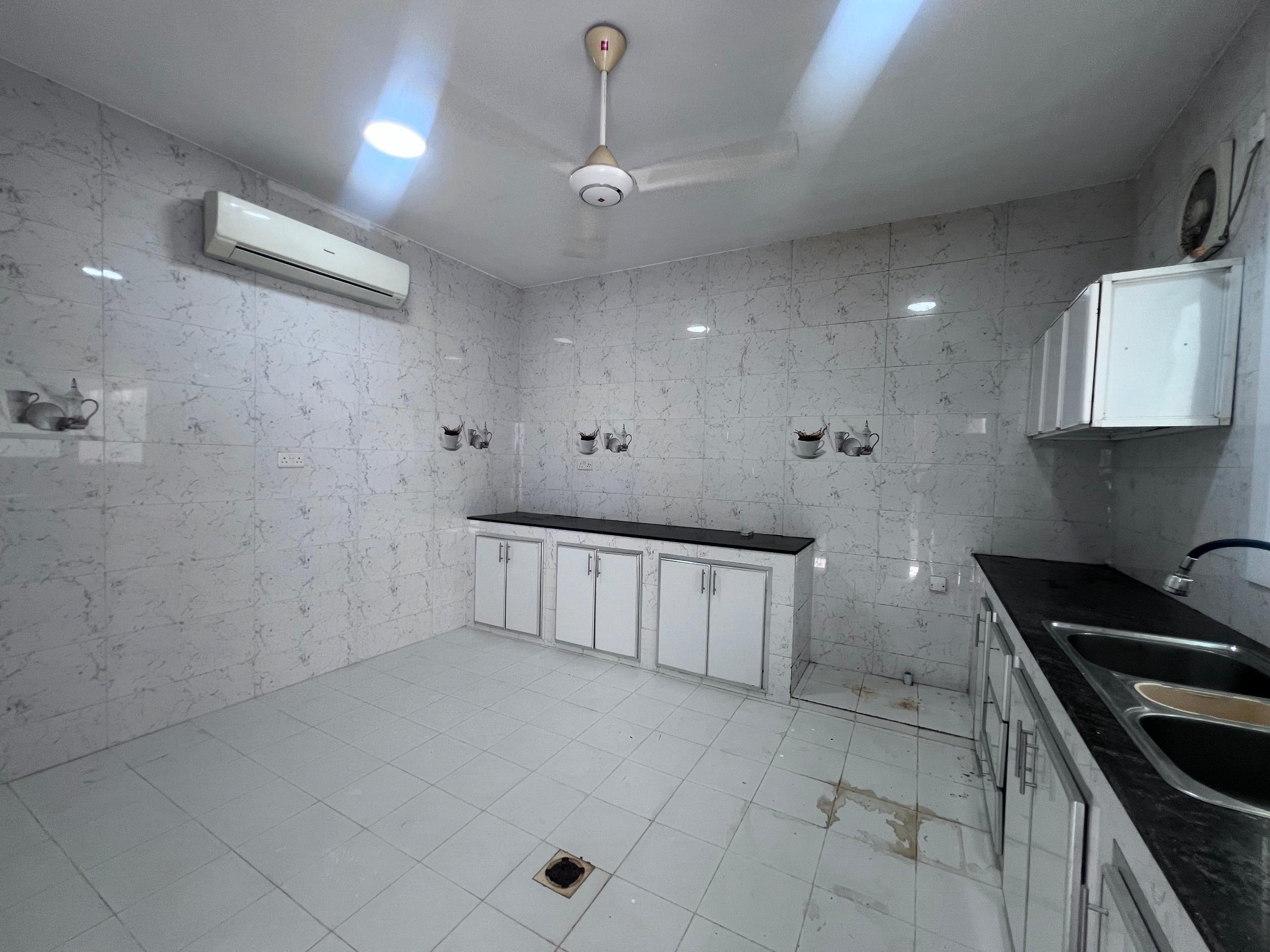 ویلا 3 خوابه برای اجاره در المعبیلة | OMR 350/ماه | Tamlik Oman thumbnail 6