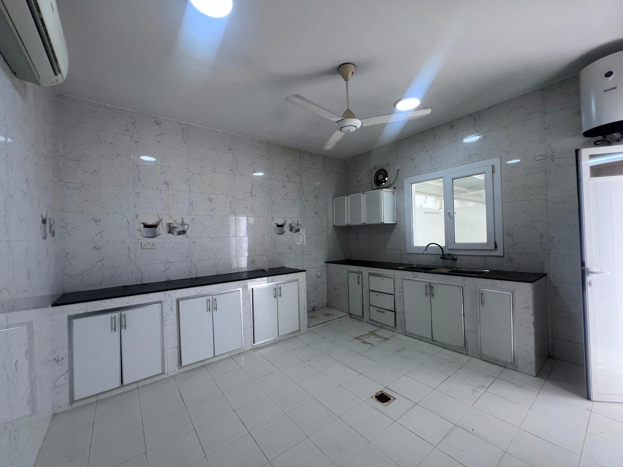 ویلا 3 خوابه برای اجاره در المعبیلة | OMR 350/ماه | Tamlik Oman thumbnail 8