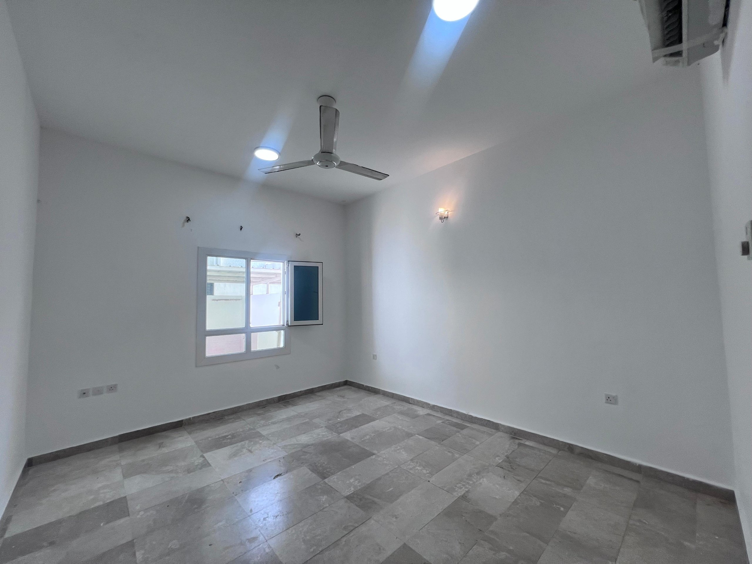 ویلا 3 خوابه برای اجاره در المعبیلة | OMR 350/ماه | Tamlik Oman thumbnail 9