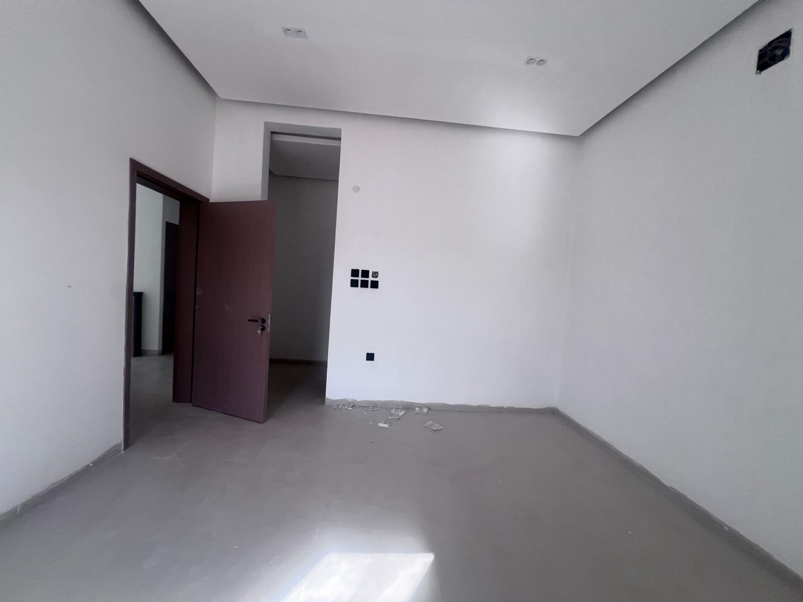 ویلای 6 خوابه فروشی در العذیبه | OMR 68,000 | تملیک عمان thumbnail 4