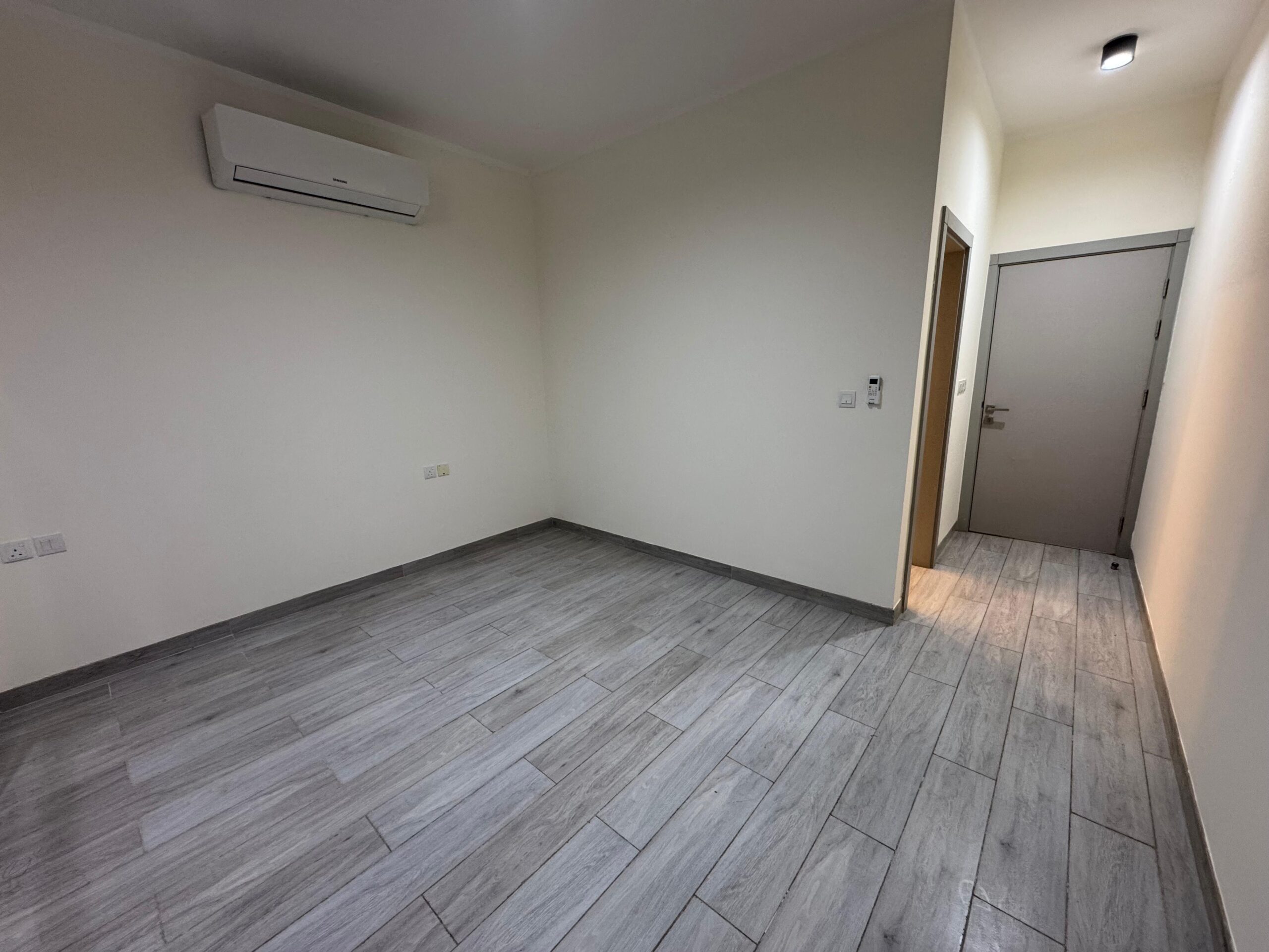 2-خوابه آپارتمان اجاره‌ای در العذیبه | OMR 400/ماه | Tamlik Oman thumbnail 5