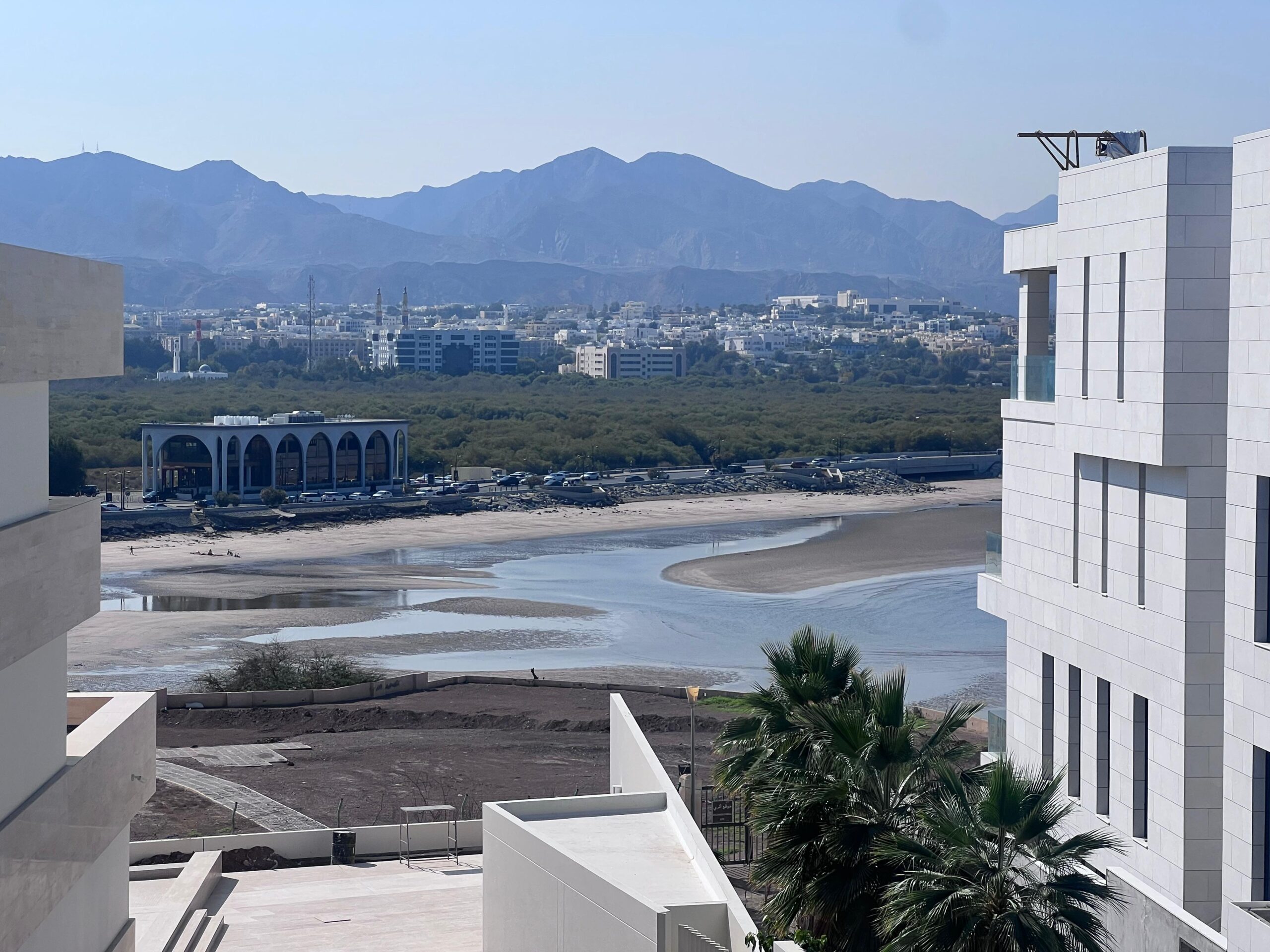 Qurum 4-Bed 出租別墅 | 每月 OMR 3,000 | Tamlik Oman thumbnail 11