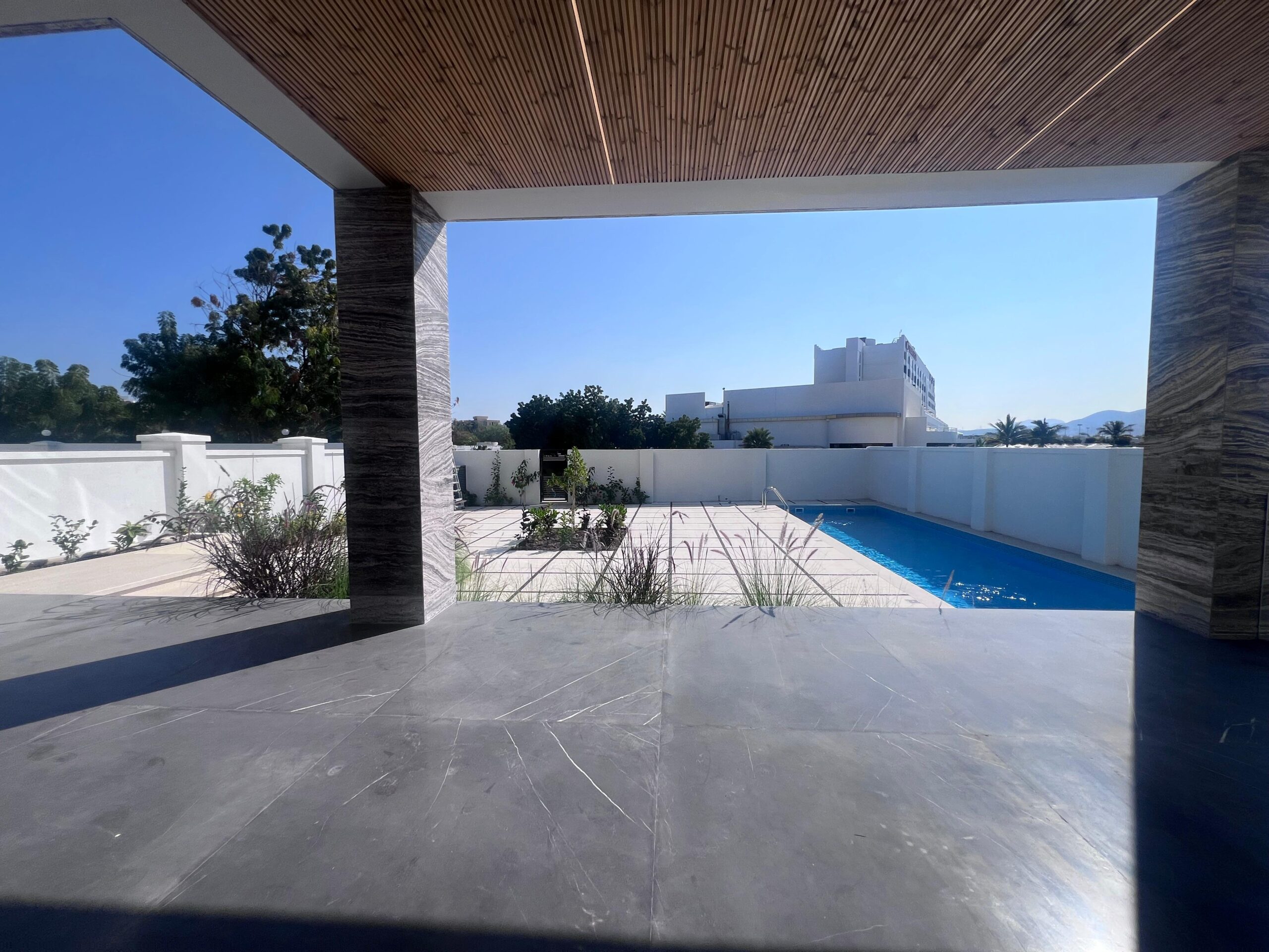 Qurum 4-Bed 出租別墅 | 每月 OMR 3,000 | Tamlik Oman thumbnail 8