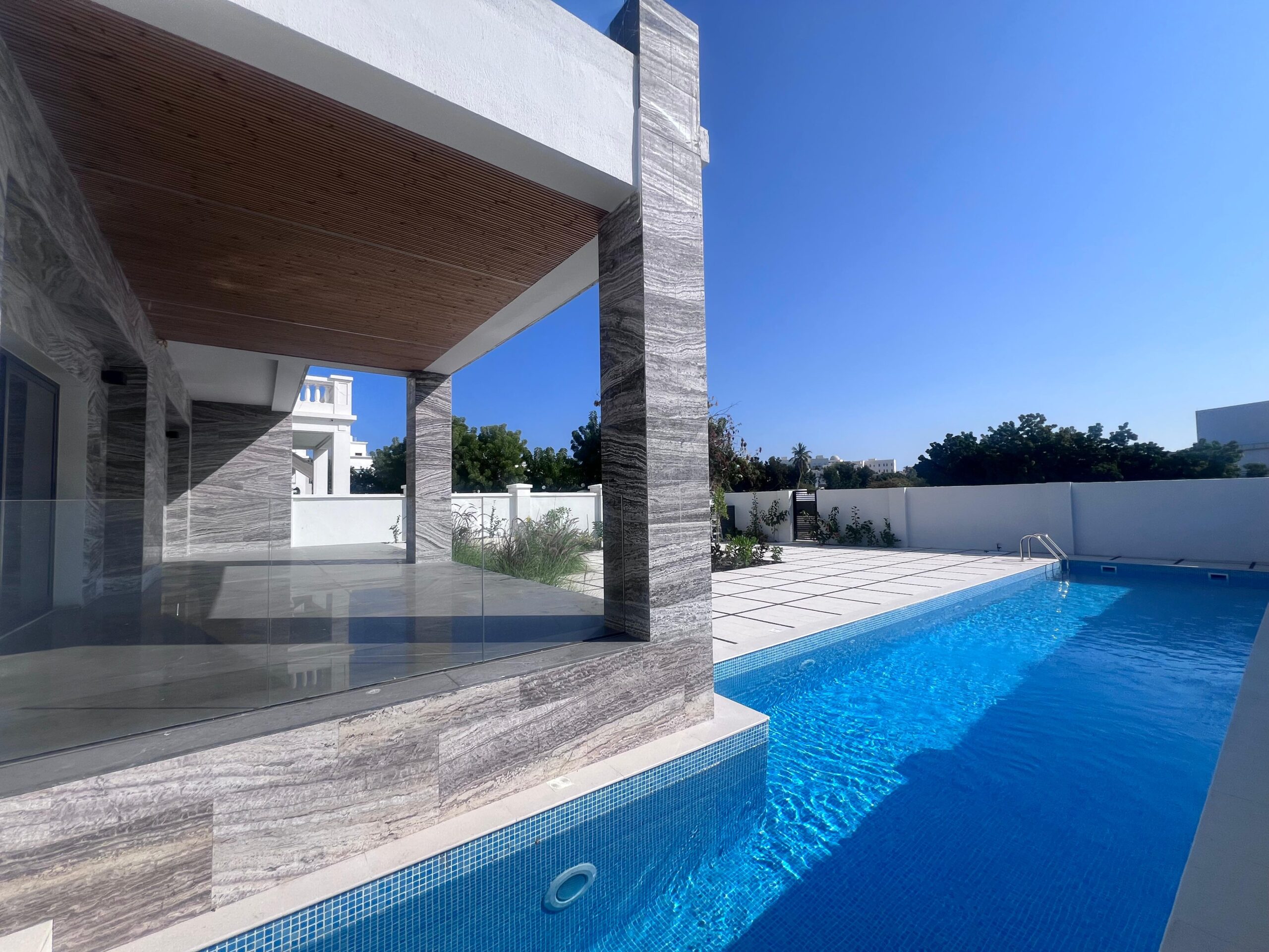 Qurum 4-Bed 出租別墅 | 每月 OMR 3,000 | Tamlik Oman thumbnail 10