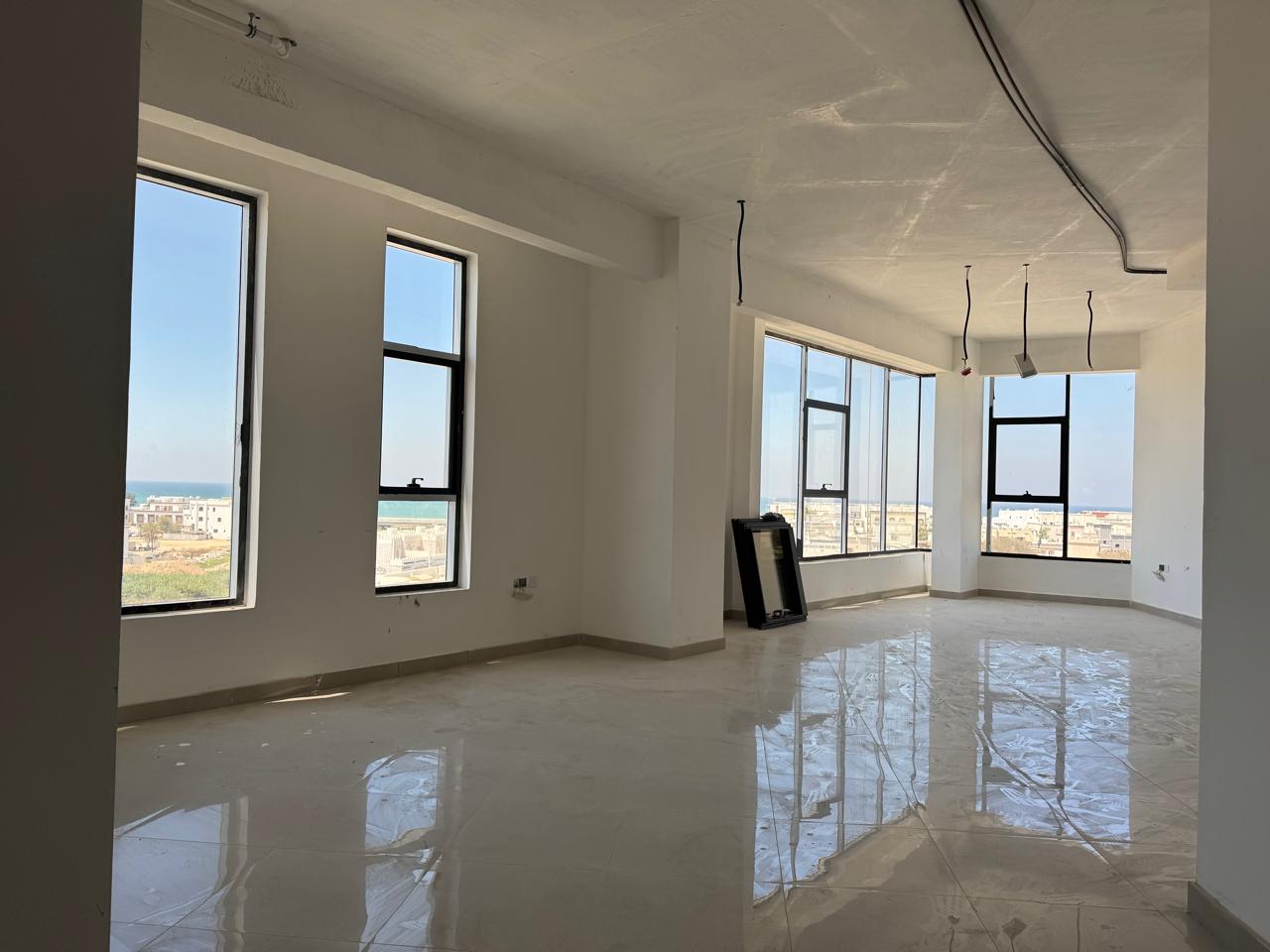 مكتب للإيجار في أزايبا | 87 م² | ر.ع. 522/شهريًا | Tamlik Oman thumbnail 2