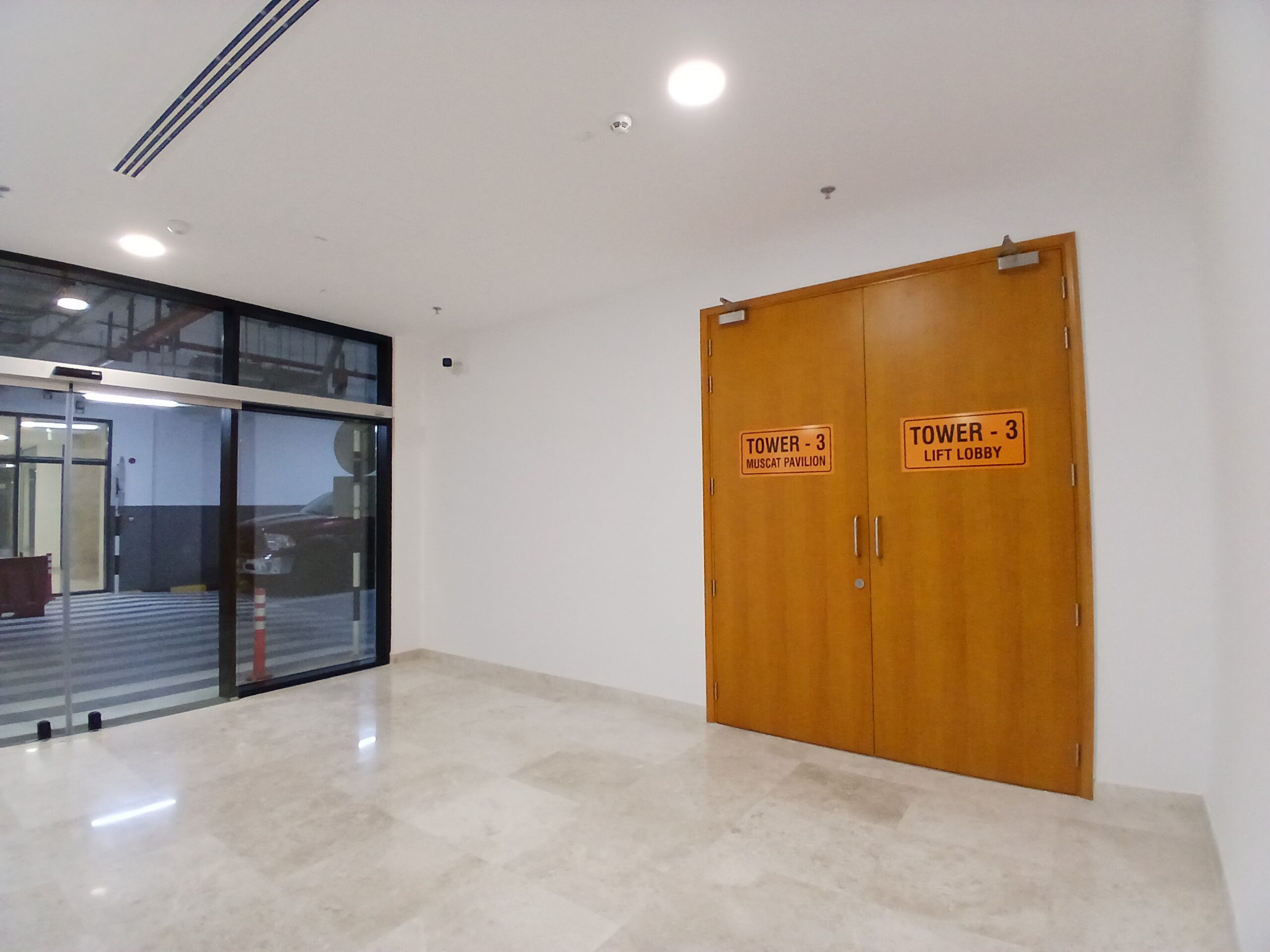 دفتر کار اجاره در مسکات هیلز | 52متر مربع | OMR 364/ماه | Tamlik عمان thumbnail 3