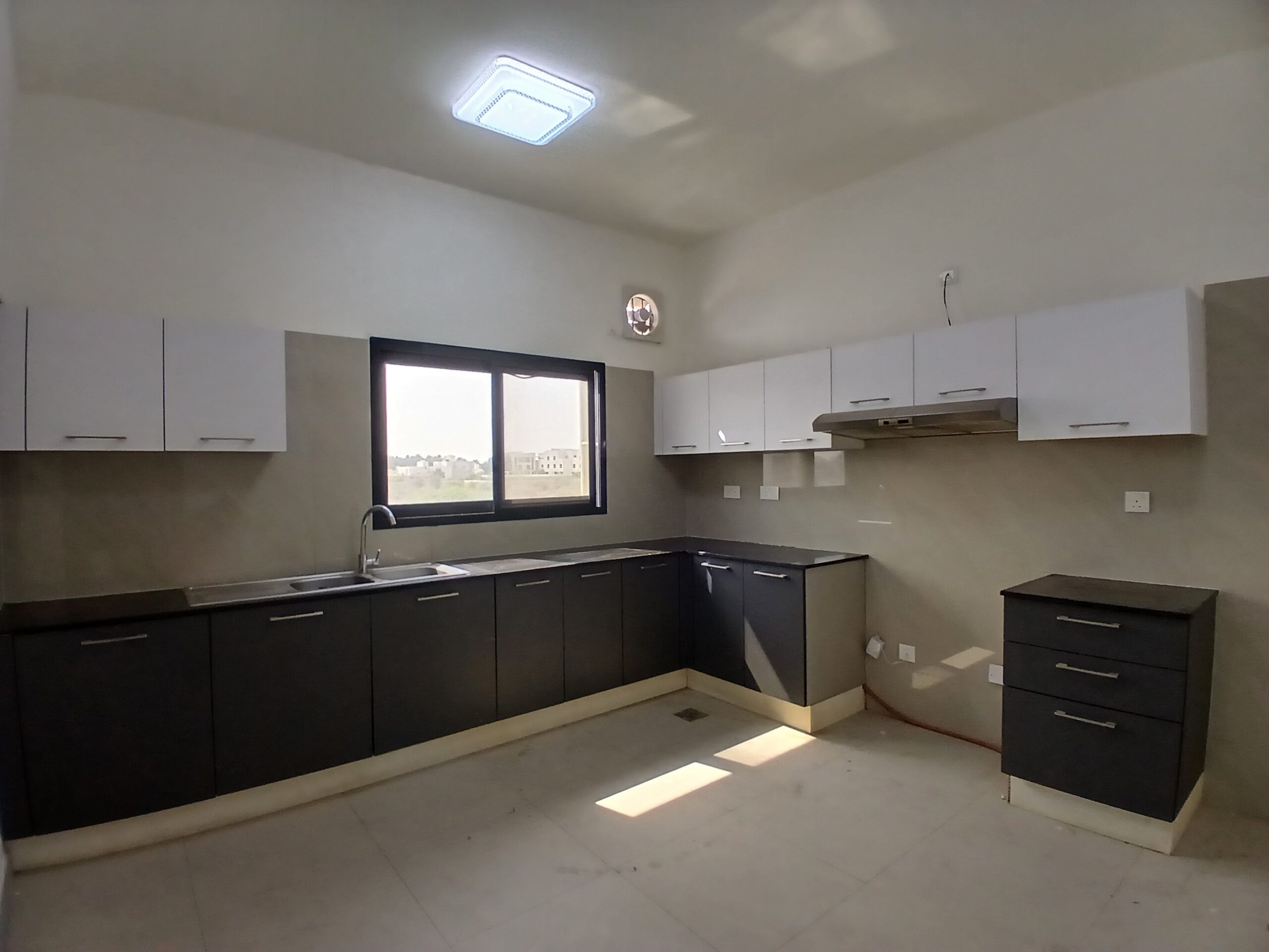 ویلای ۴ خوابه برای اجاره در العُسیب | OMR 450/ماه | Tamlik عمان thumbnail 3