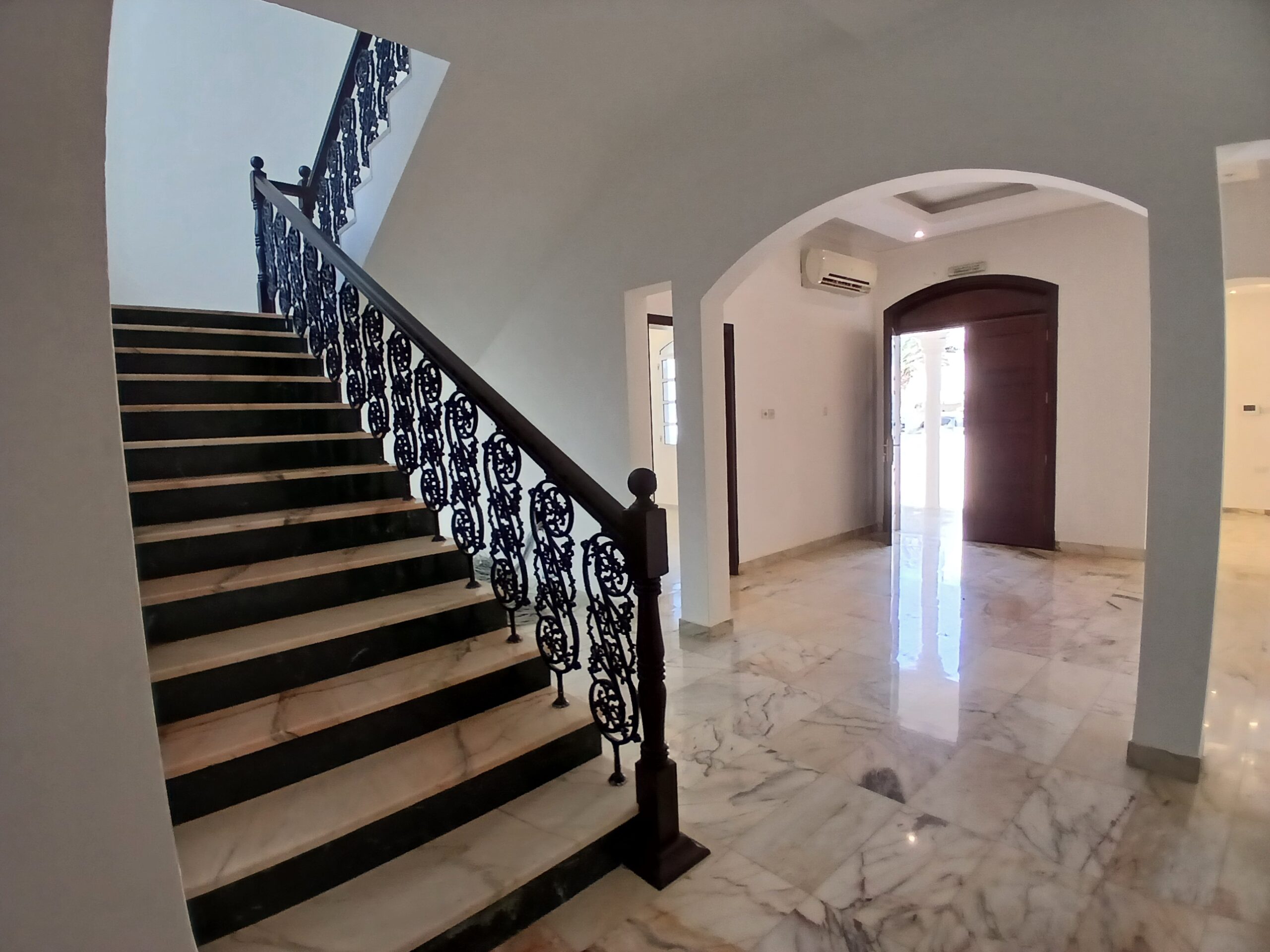 ویلای ۶ خوابه برای اجاره در ازایبه | OMR 900/ماه | مالکیت آزاد عمان thumbnail 5