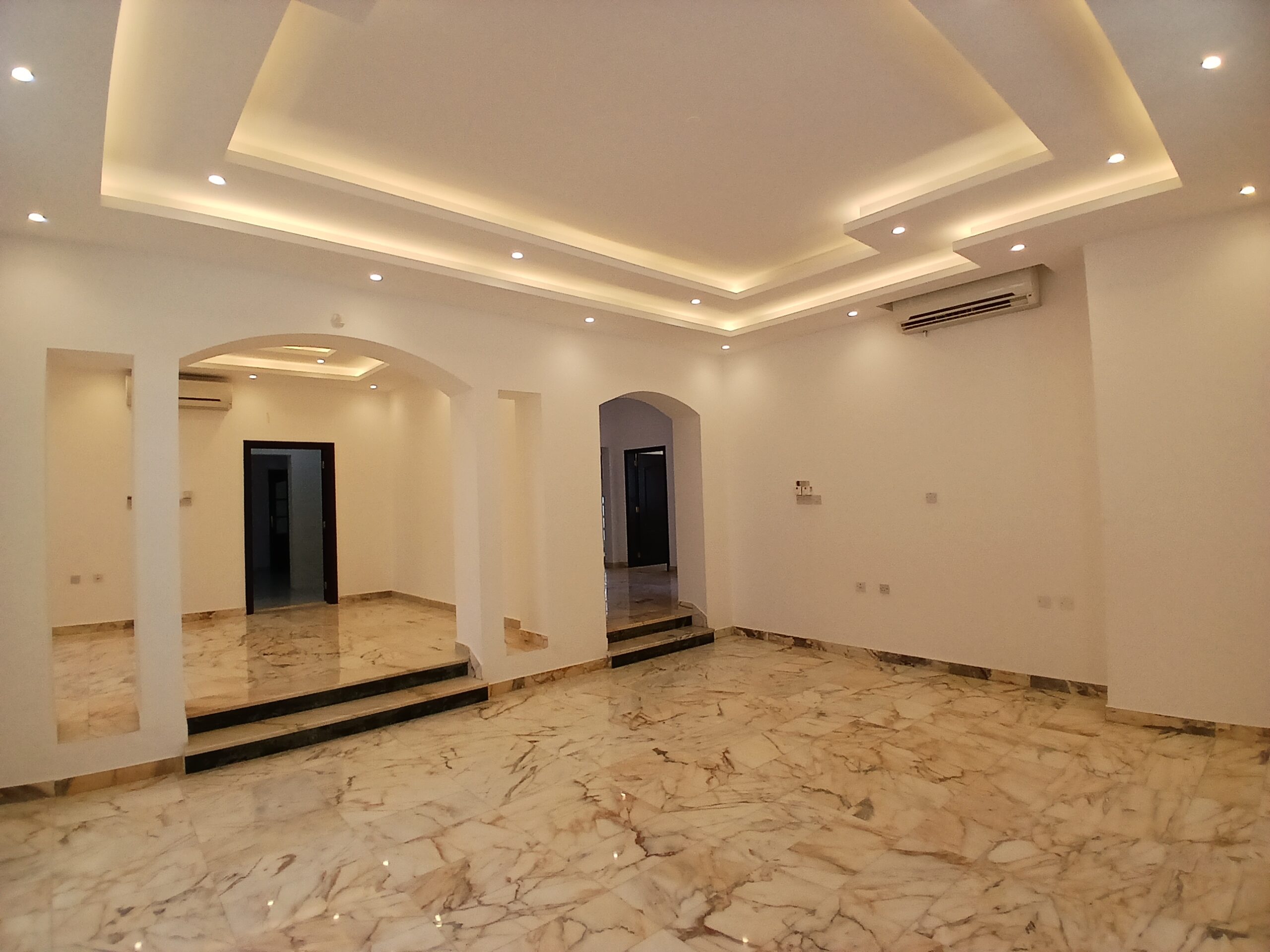 ویلای ۶ خوابه برای اجاره در ازایبه | OMR 900/ماه | مالکیت آزاد عمان thumbnail 2