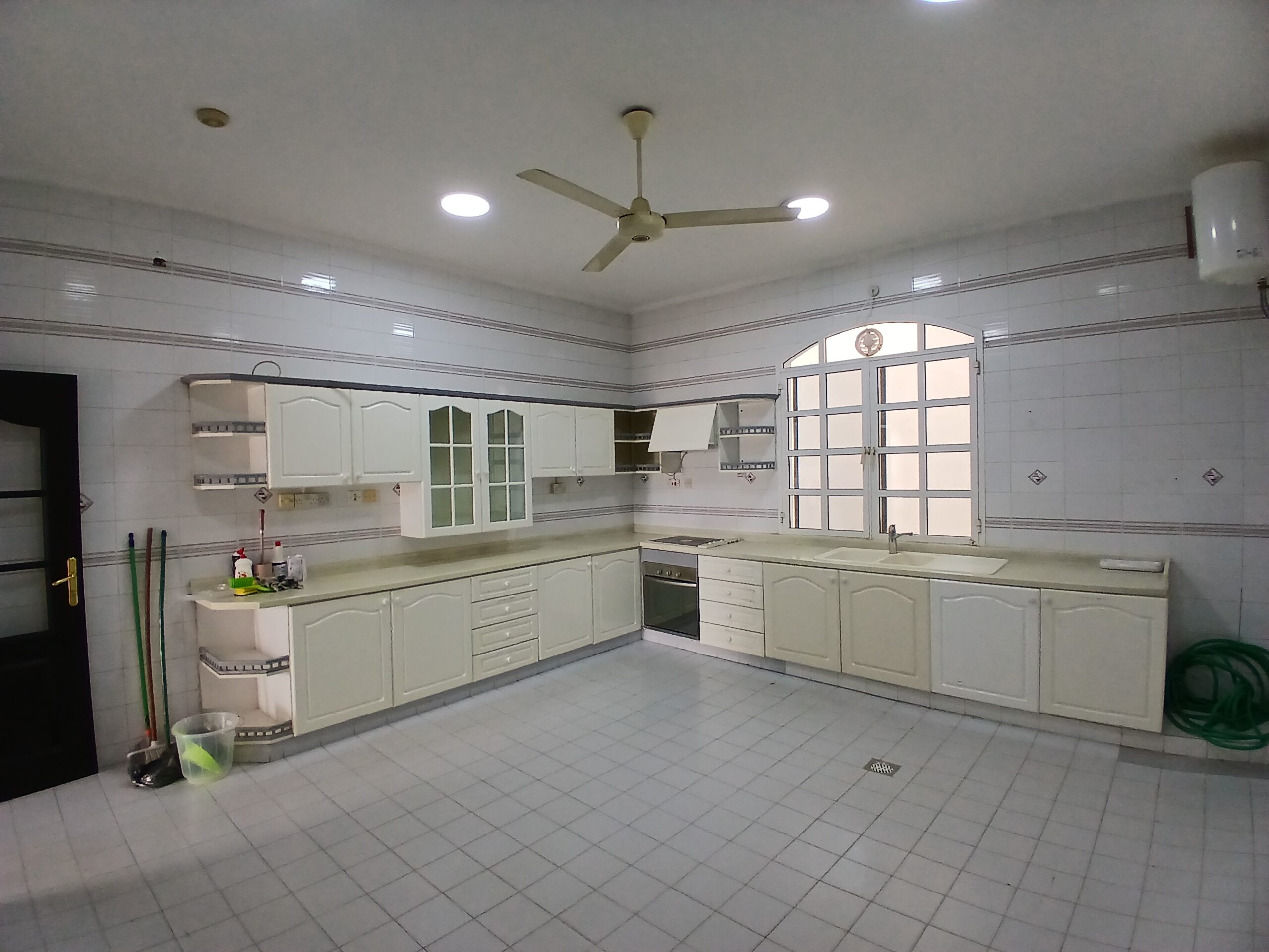 ویلای ۶ خوابه برای اجاره در ازایبه | OMR 900/ماه | مالکیت آزاد عمان thumbnail 4