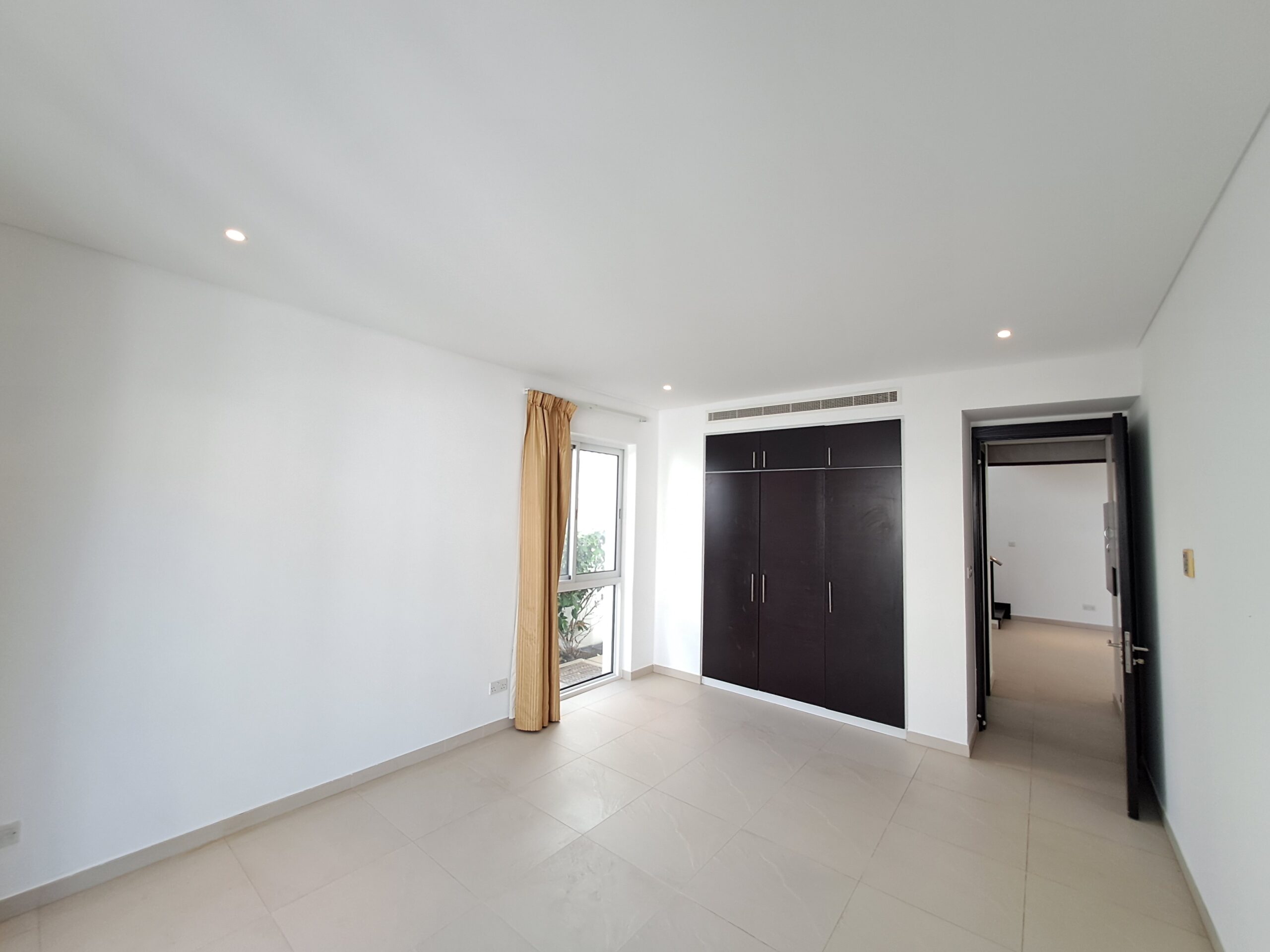 ویلای ۴ خوابه برای اجاره در الموج | OMR 2,500/ماه | تملیک عمان thumbnail 7