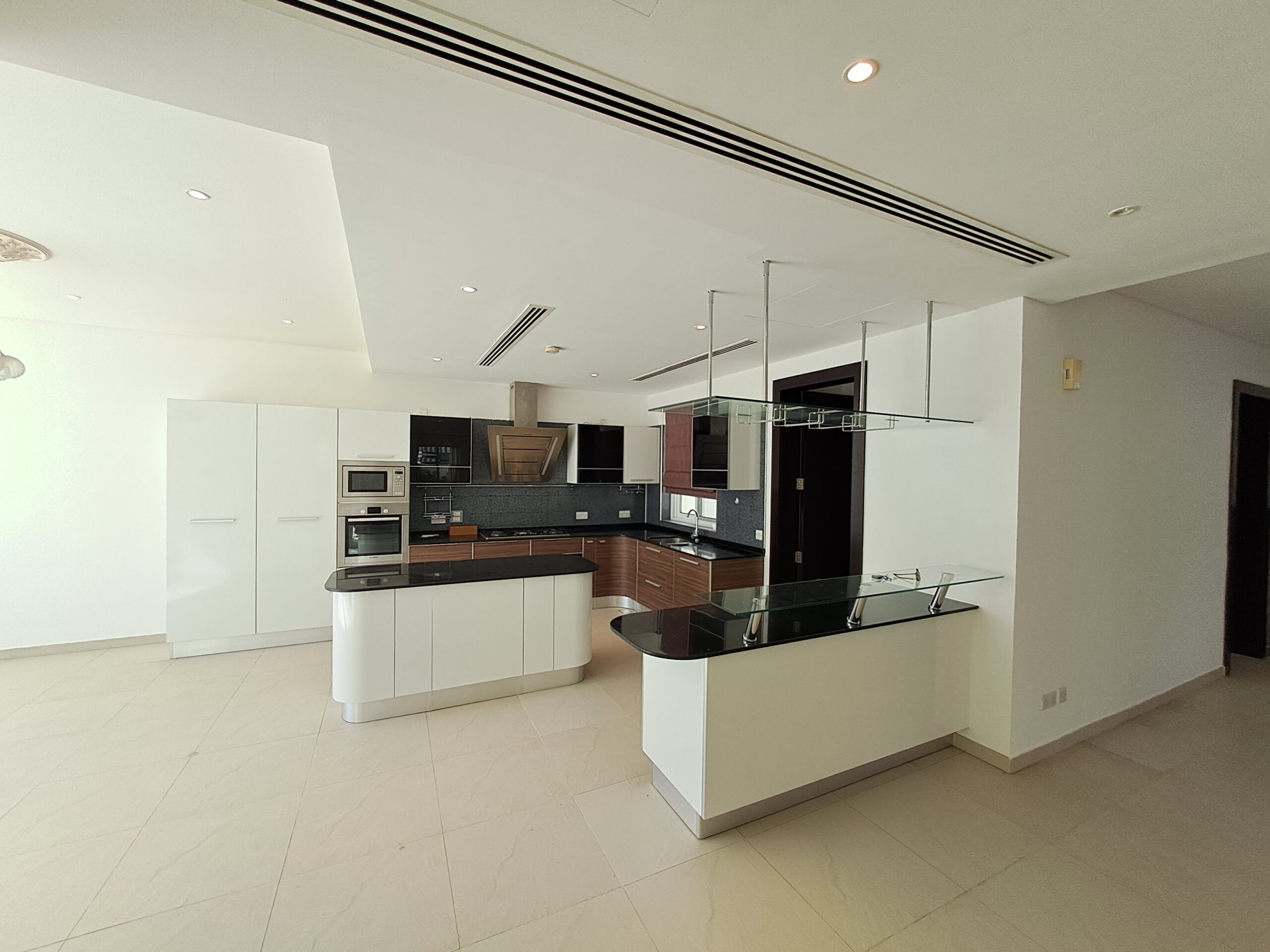 ویلای ۴ خوابه برای اجاره در الموج | OMR 2,500/ماه | تملیک عمان thumbnail 8