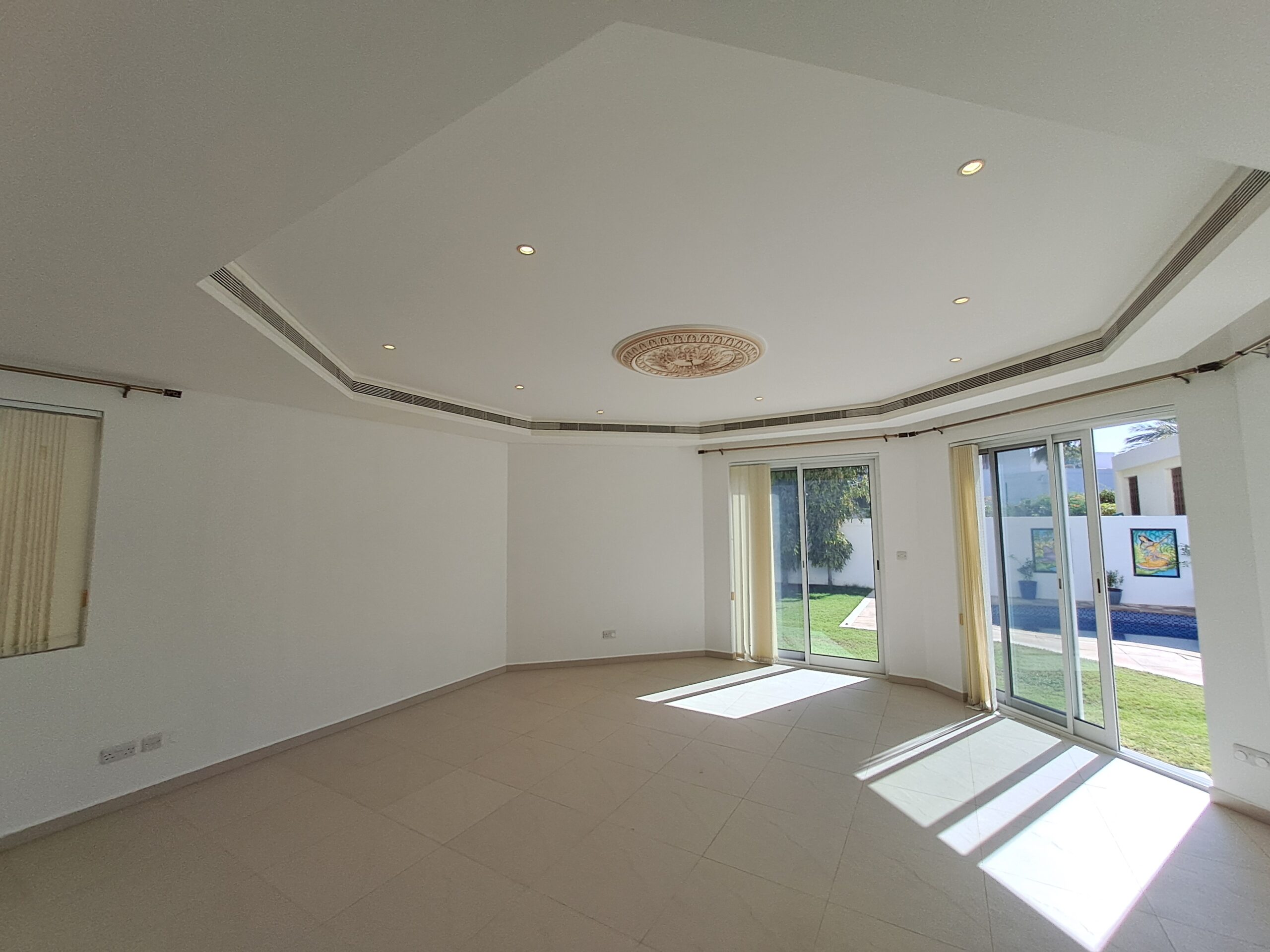 ویلای ۴ خوابه برای اجاره در الموج | OMR 2,500/ماه | تملیک عمان thumbnail 2