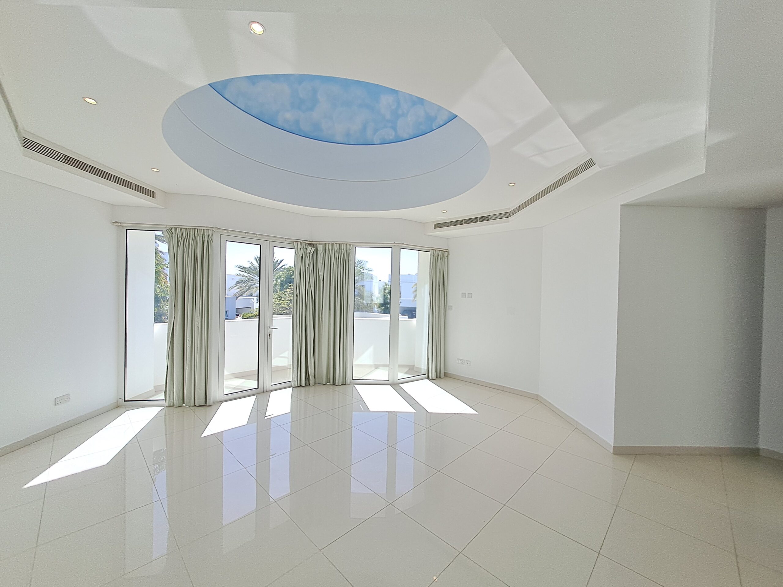 ویلای ۴ خوابه برای اجاره در الموج | OMR 2,500/ماه | تملیک عمان thumbnail 3