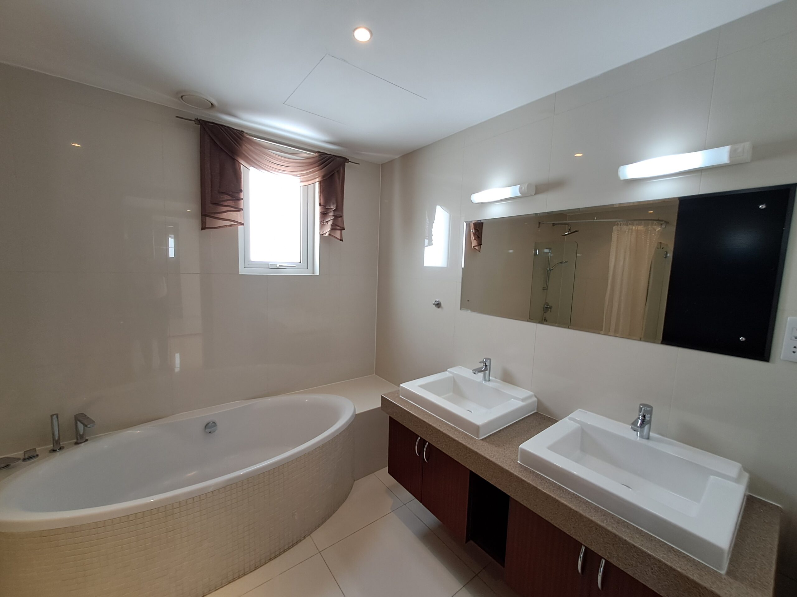 ویلای ۴ خوابه برای اجاره در الموج | OMR 2,500/ماه | تملیک عمان thumbnail 4