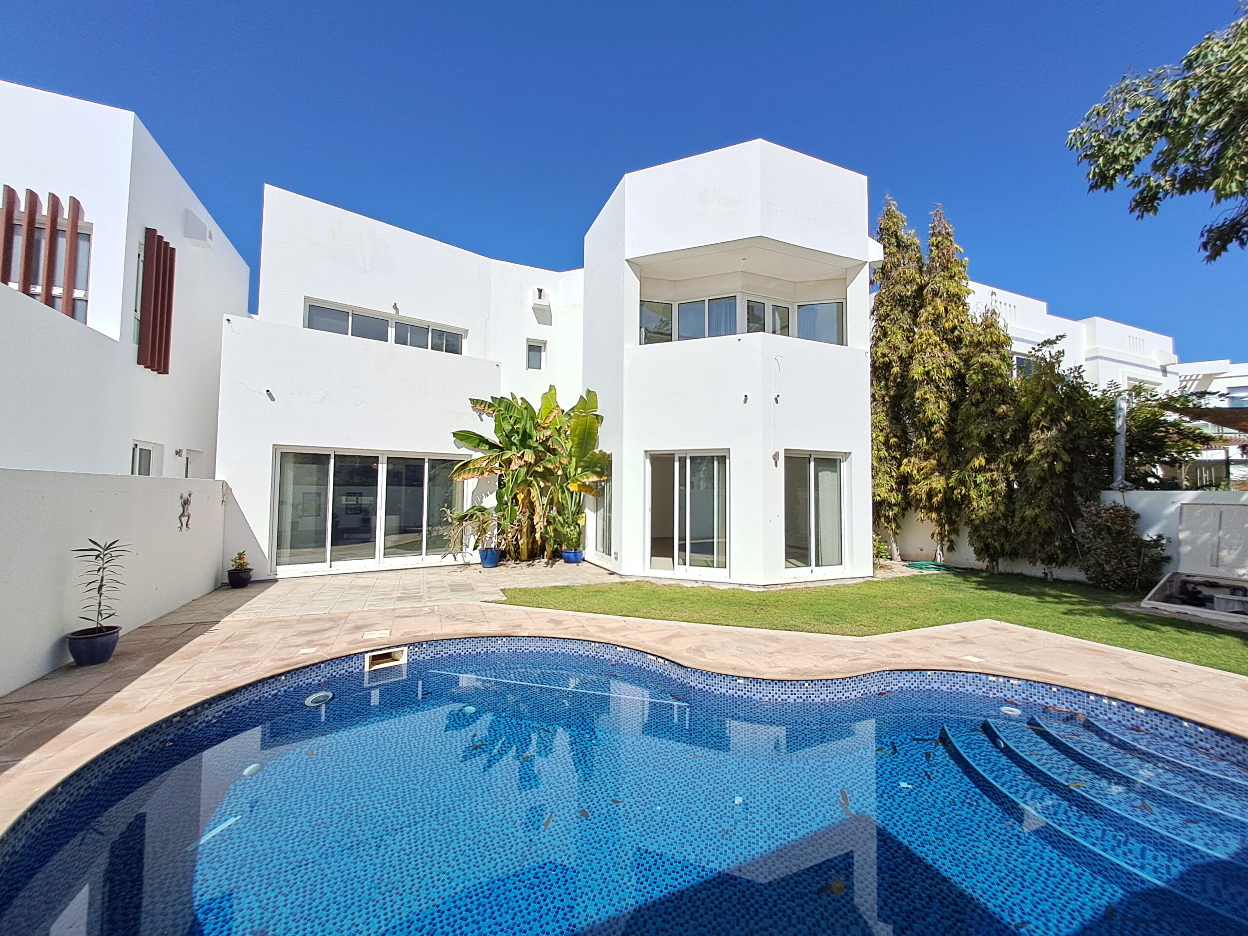 ویلای ۴ خوابه برای اجاره در الموج | OMR 2,500/ماه | تملیک عمان thumbnail 9