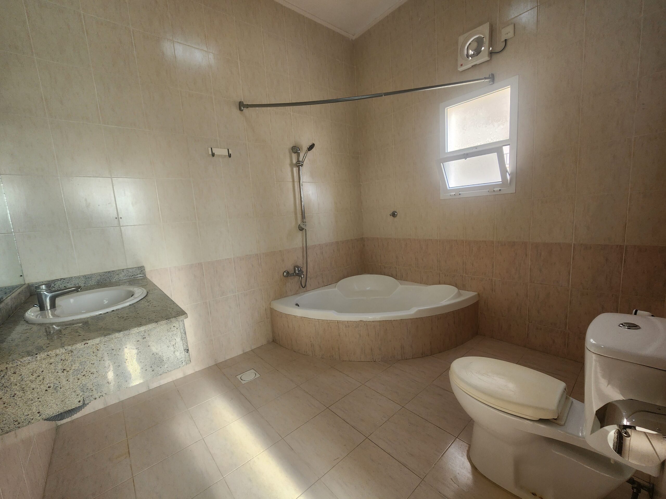 5-Bed Villa for Rent in Al Mawaleh North | OMR 600/mo | Tamlik Oman thumbnail 6