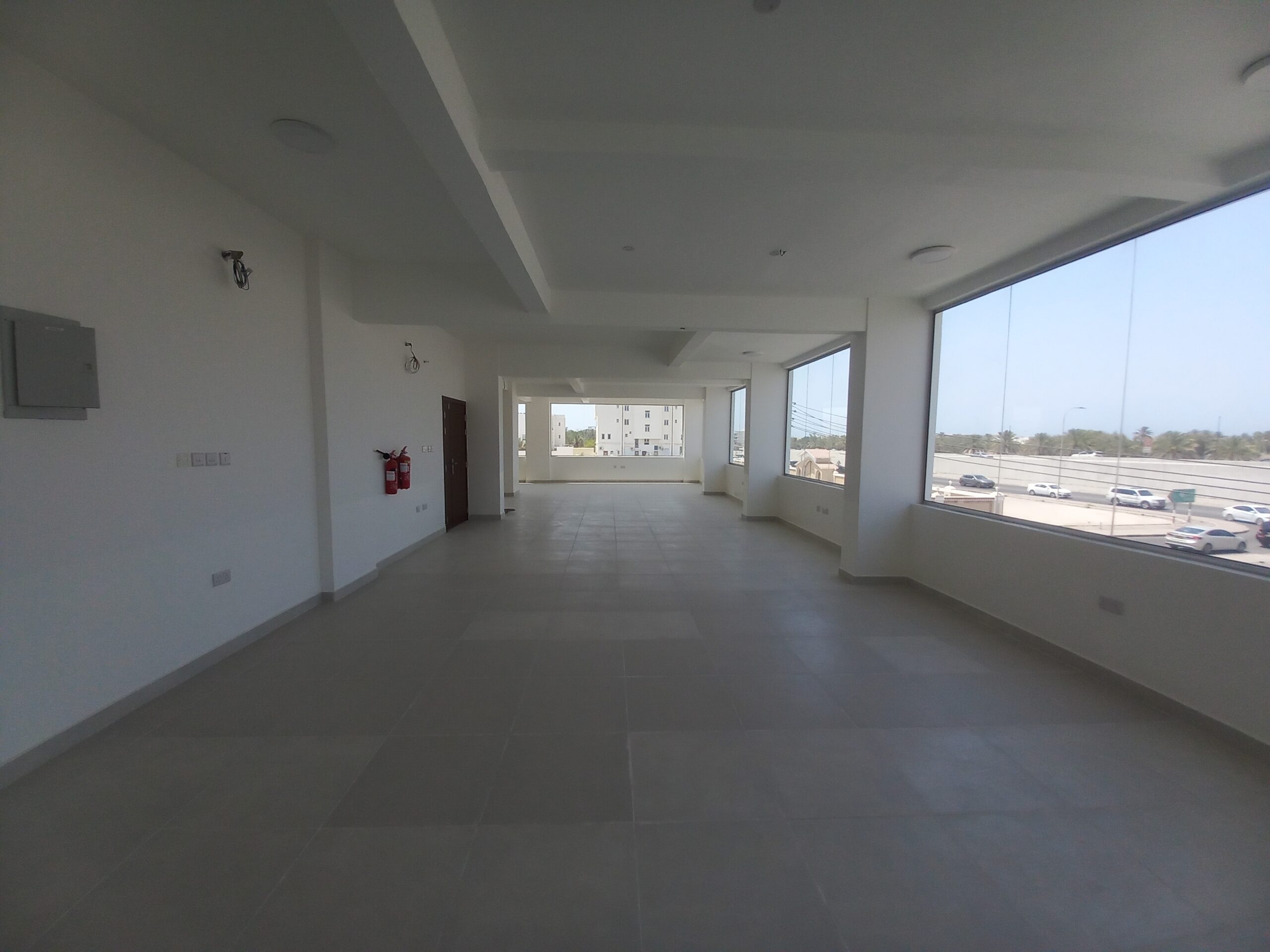 نمایشگاه اجاره در الخوض الجنوبی | 560متر مربع | OMR 3,750/ماه | Tamlik Oman thumbnail 2