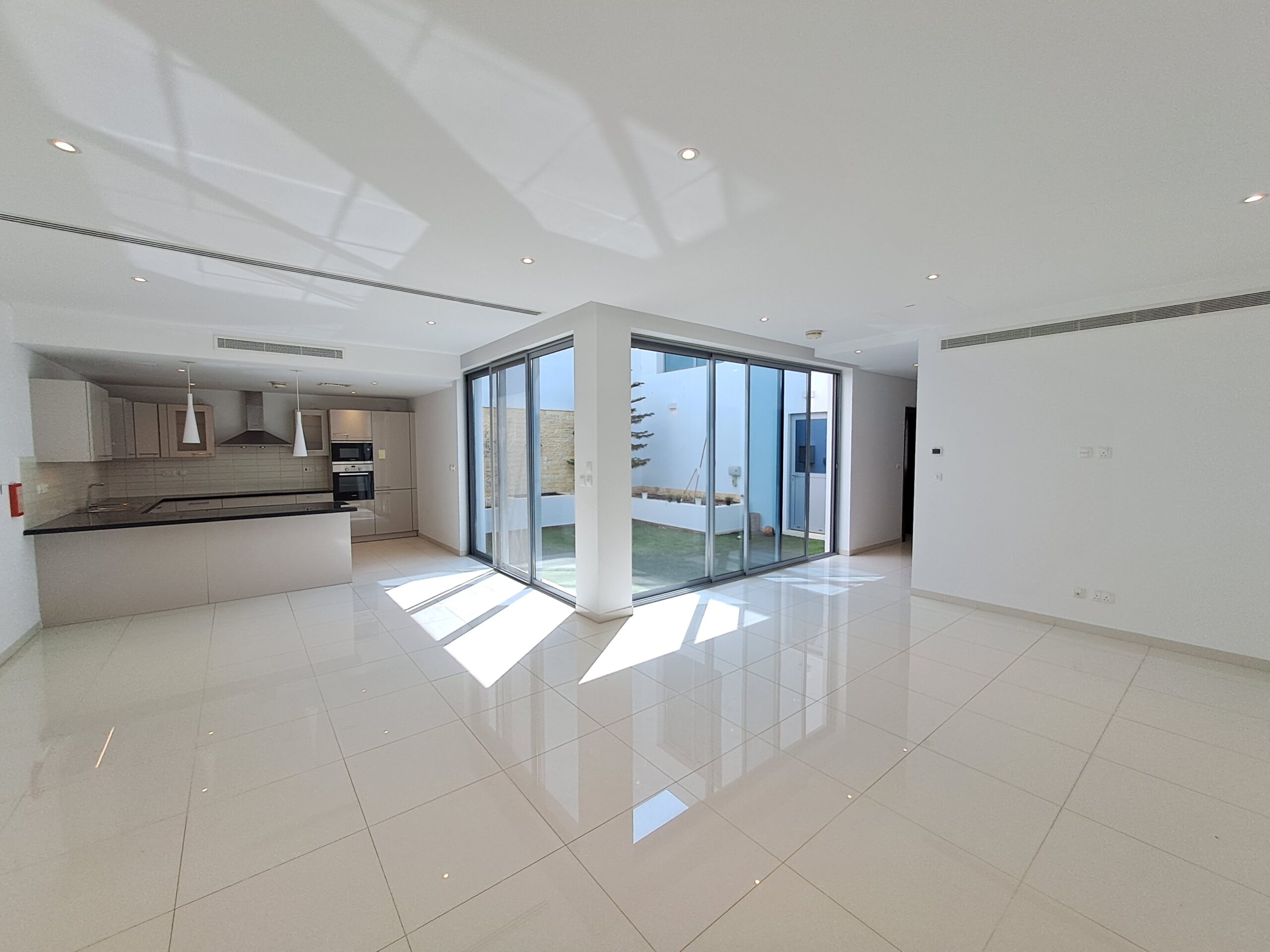 3-Bed Al Mouj 出租聯排別墅 | 每月 OMR 1,400 | Tamlik Oman thumbnail 7