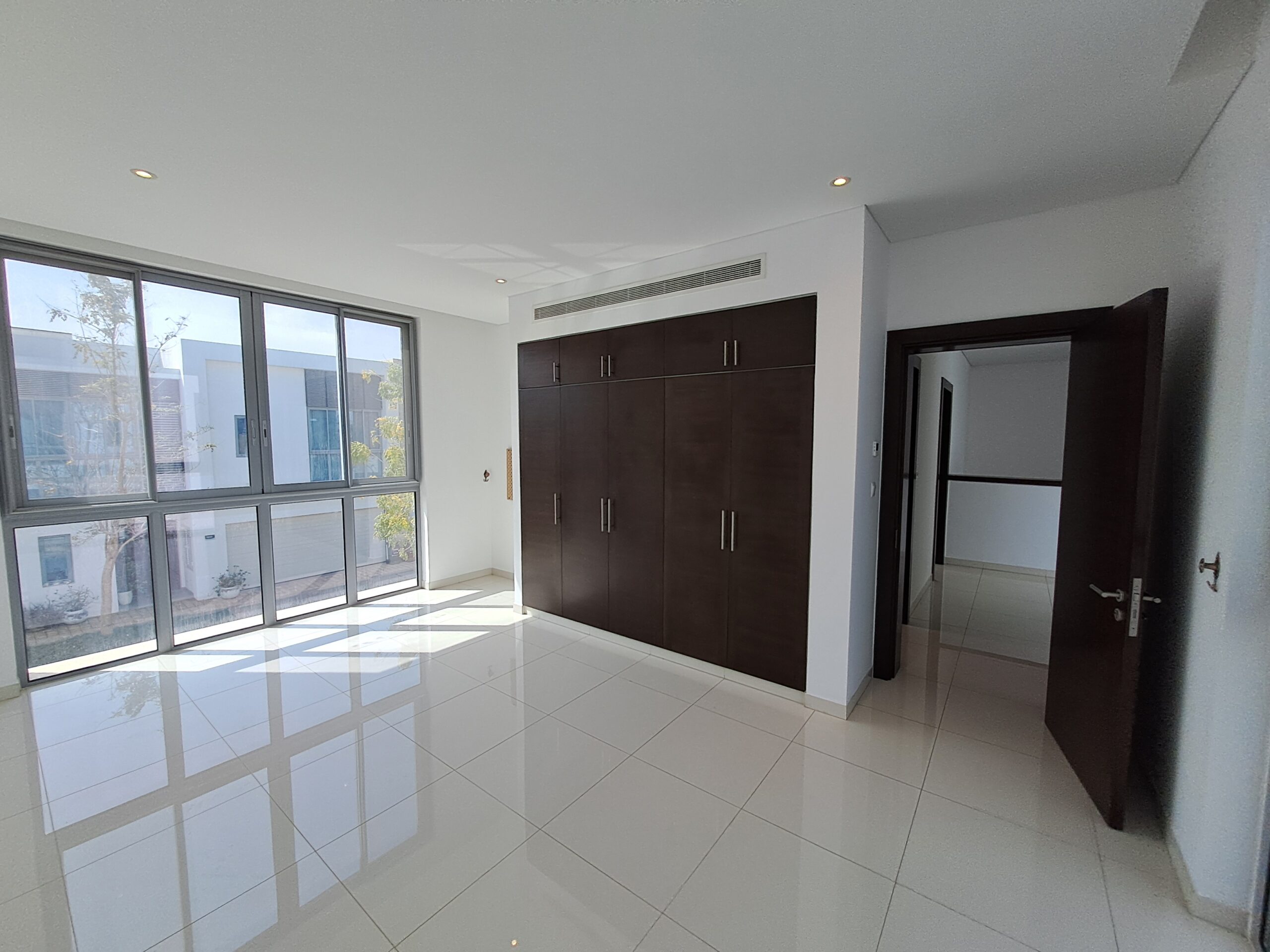3-Bed Al Mouj 出租聯排別墅 | 每月 OMR 1,400 | Tamlik Oman thumbnail 4