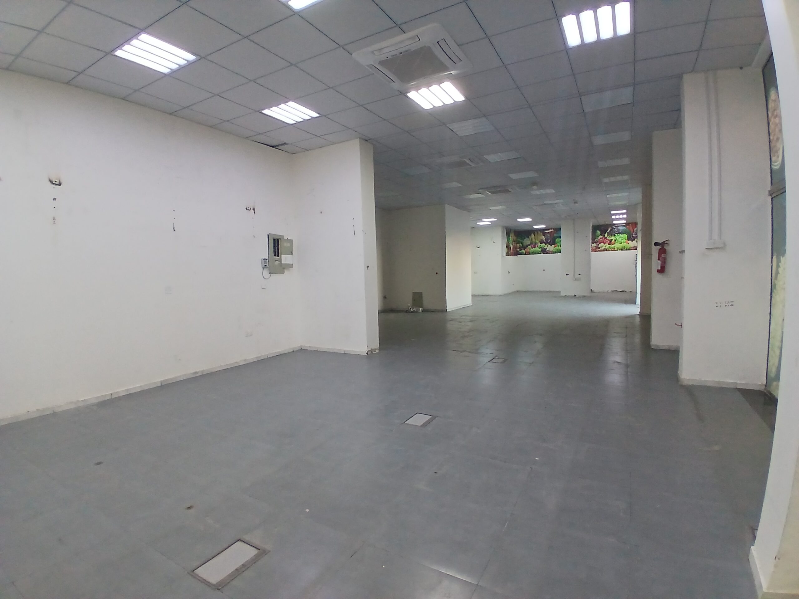 نمایشگاه اجاره در بوشهر | ۲۴۵ متر مربع | OMR ۱,۸۰۰/ماه | Tamlik Oman thumbnail 2