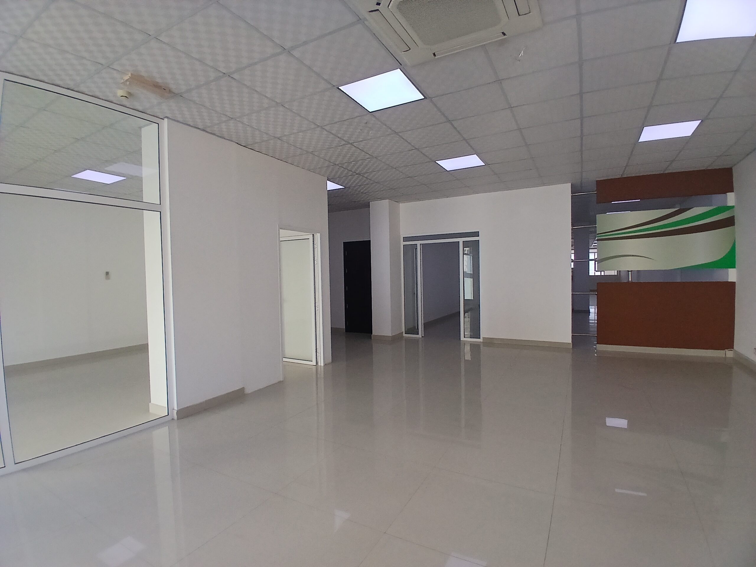 دفتر کار اجاره‌ای در بوشهر | 400متر مربع | OMR 1,200/ماه | Tamlik Oman thumbnail 7