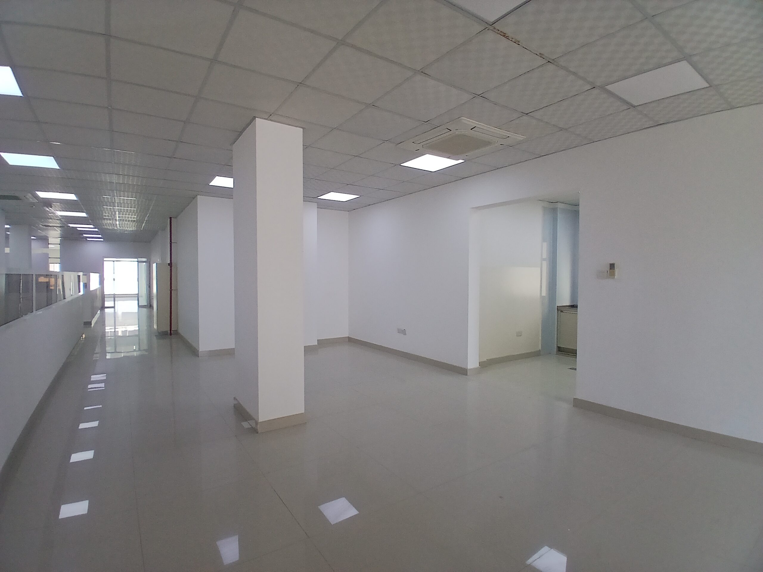 دفتر کار اجاره‌ای در بوشهر | 400متر مربع | OMR 1,200/ماه | Tamlik Oman thumbnail 3