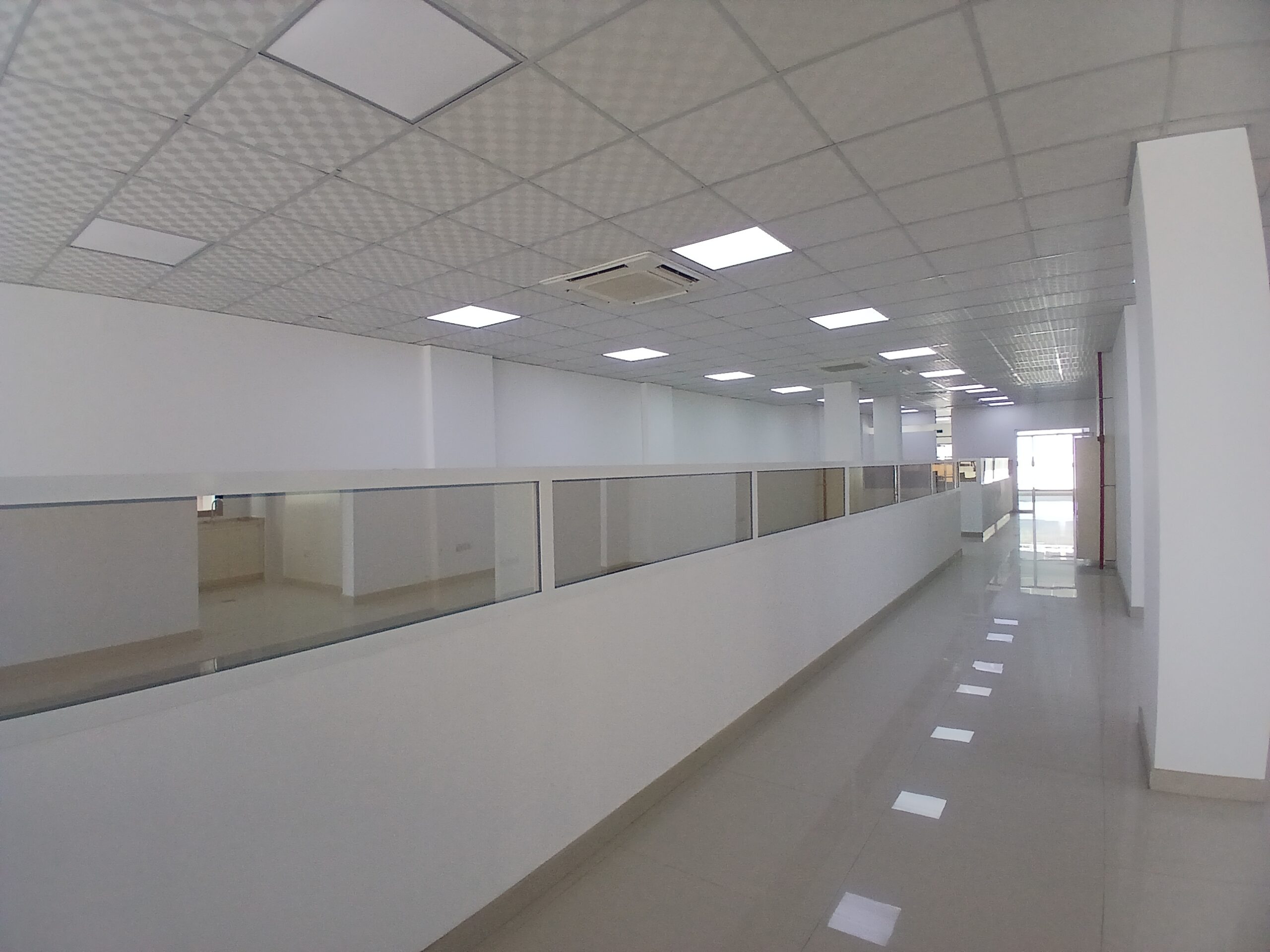 دفتر کار اجاره‌ای در بوشهر | 400متر مربع | OMR 1,200/ماه | Tamlik Oman thumbnail 4