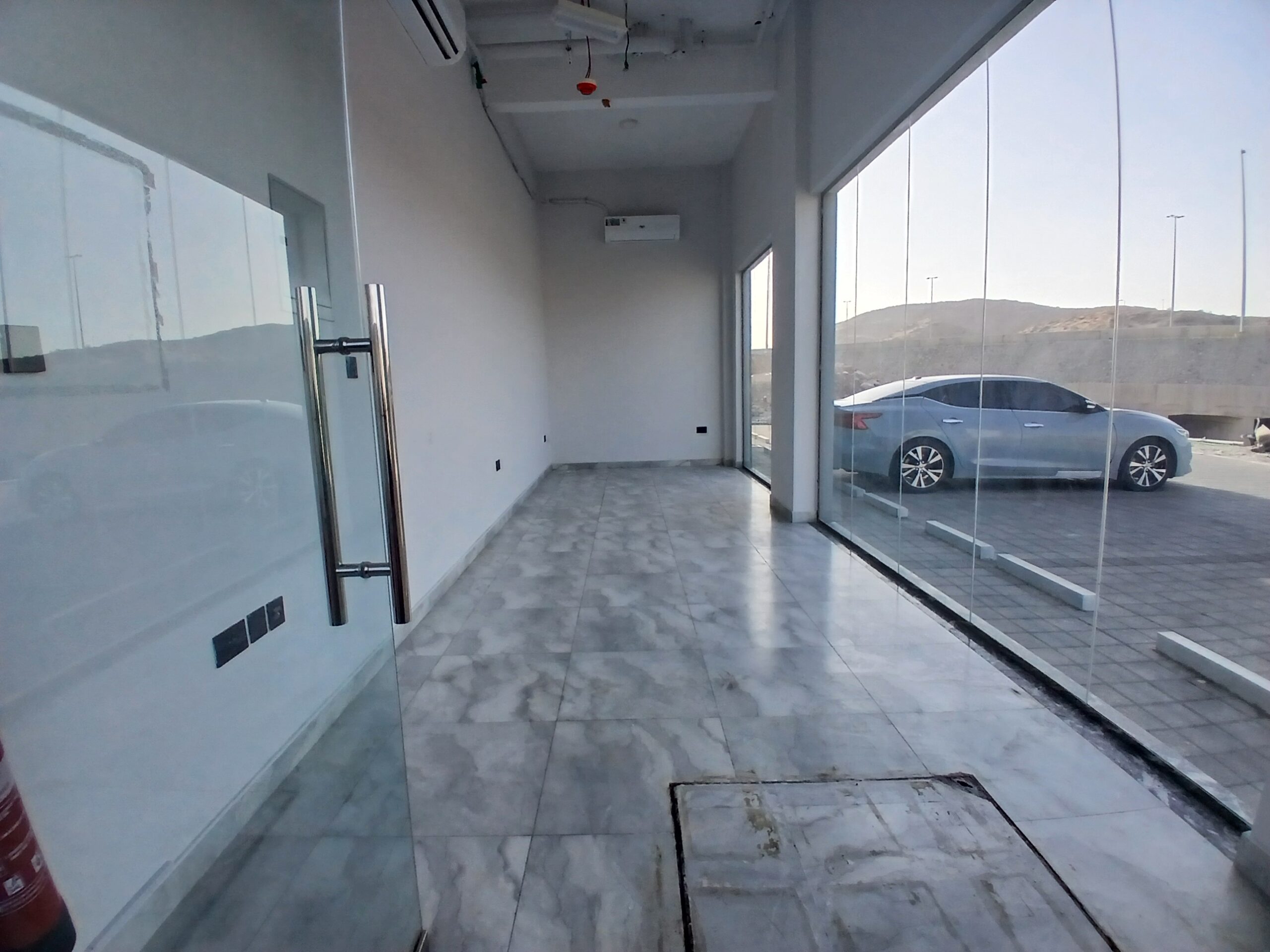 مغازه اجاره‌ای در المعبیلة | ۲۷ متر مربع | OMR ۱۸۰/ماه | Tamlik Oman thumbnail 3