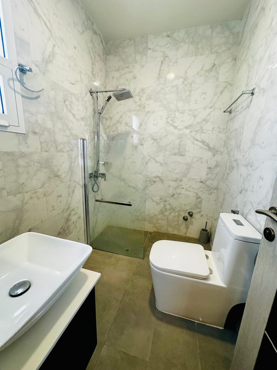 ویلای ۴ خوابه برای اجاره در العذیبه | OMR 800/ماه | تملیک عمان thumbnail 5