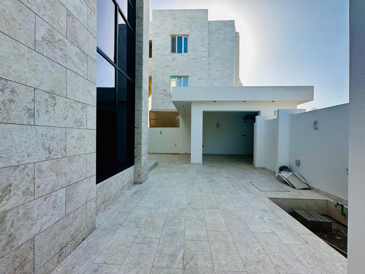 ویلای ۴ خوابه فروشی در العذیبه | OMR ۱۷۰,۰۰۰ | تملیک عمان thumbnail 2