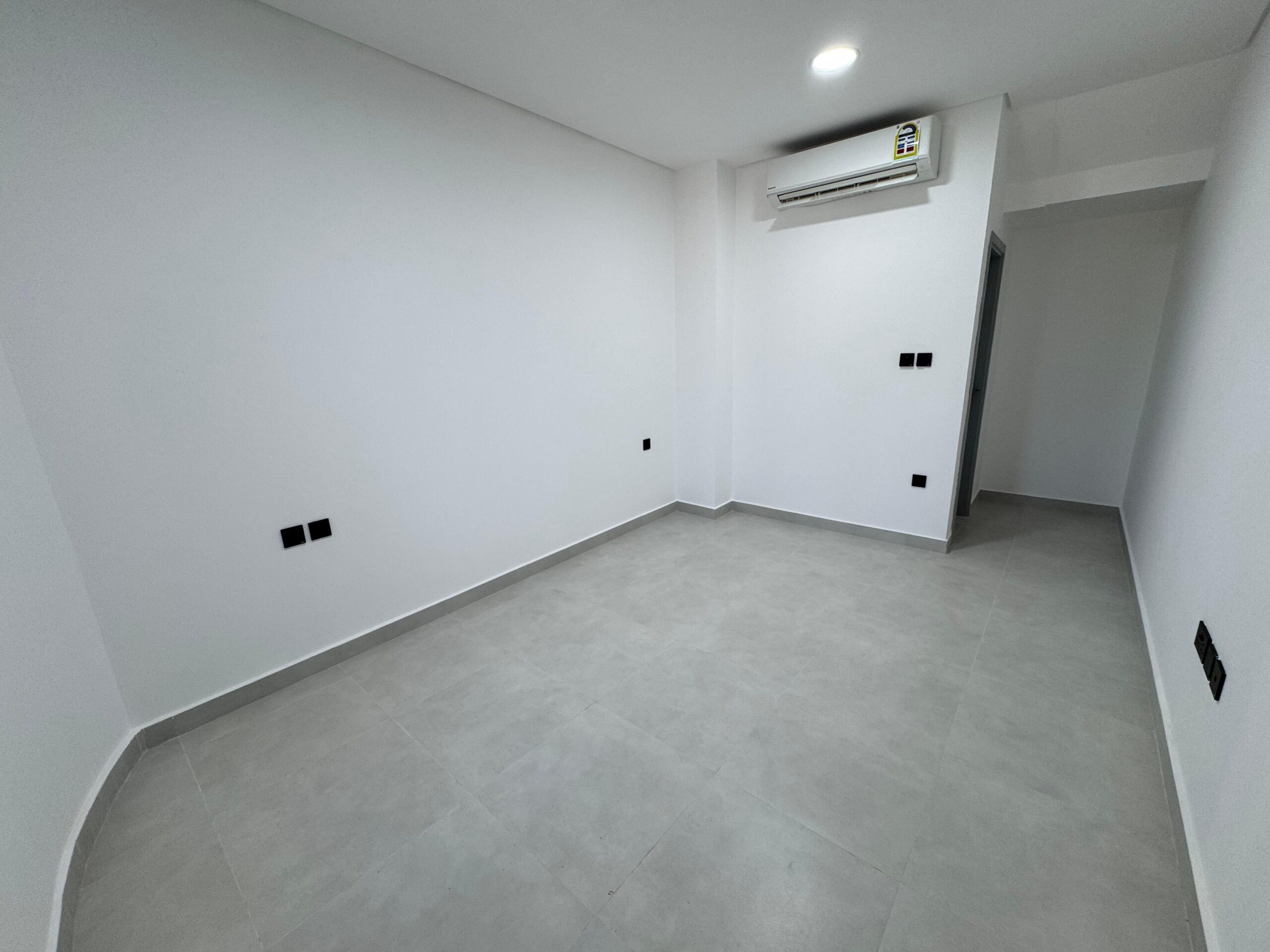 2-Bed آپارتمان اجاره‌ای در العذیبه | OMR 450/mo | Tamlik Oman thumbnail 2