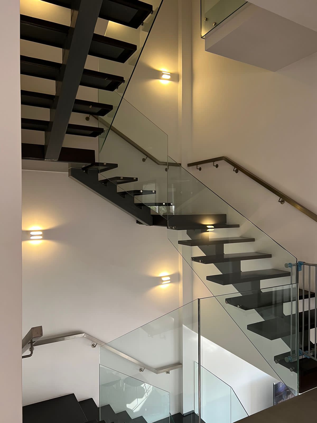 ویلای 4 خوابه برای اجاره در غلا | OMR 1,200/ماه | تملیک عمان thumbnail 7