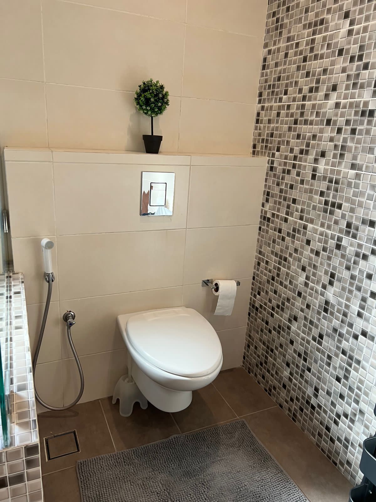 ویلای 4 خوابه برای اجاره در غلا | OMR 1,200/ماه | تملیک عمان thumbnail 6