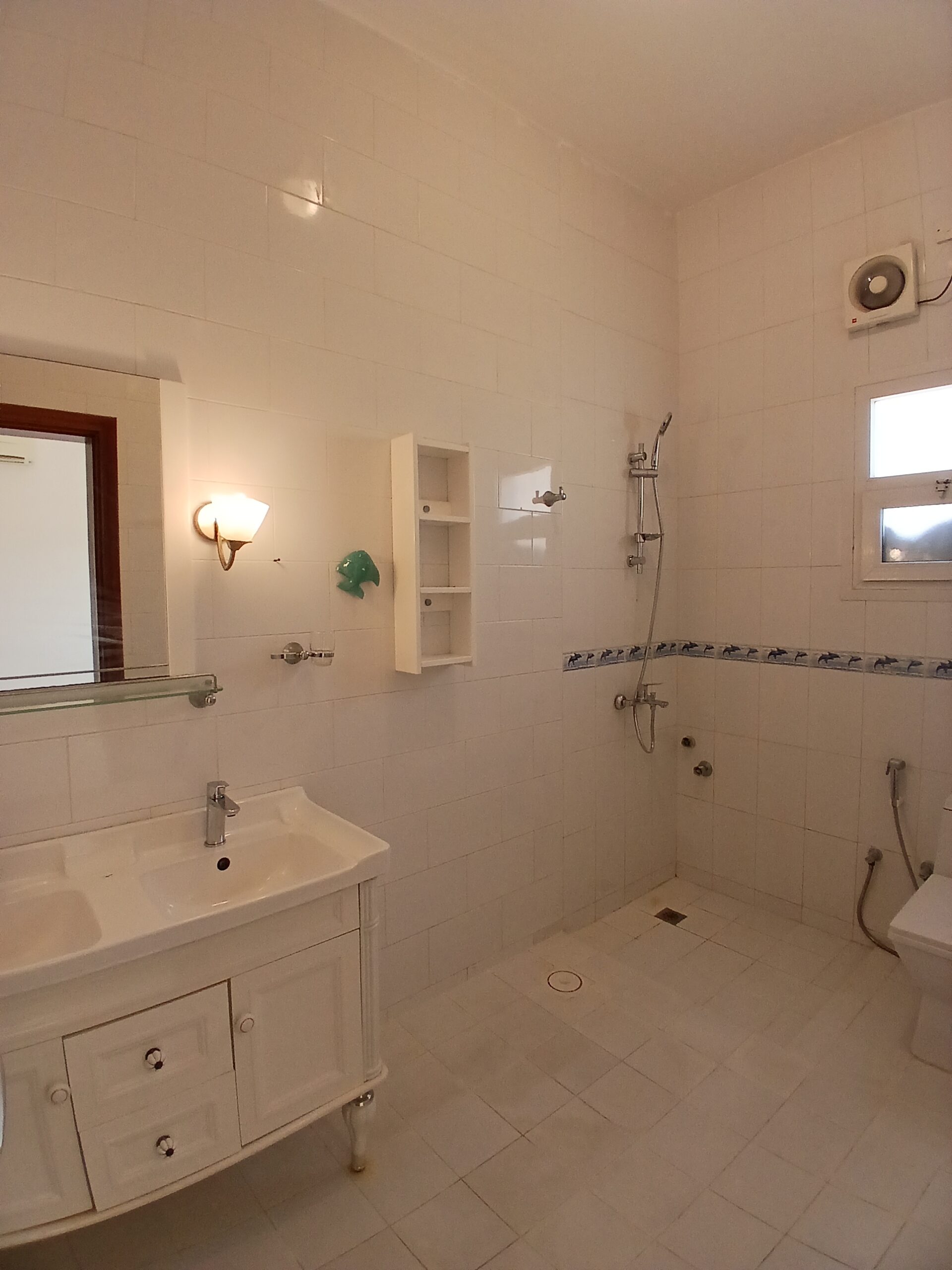 ویلای 4 خوابه اجاره در مدینة السلطان قابوس | OMR 800/ماه | Tamlik Oman thumbnail 7