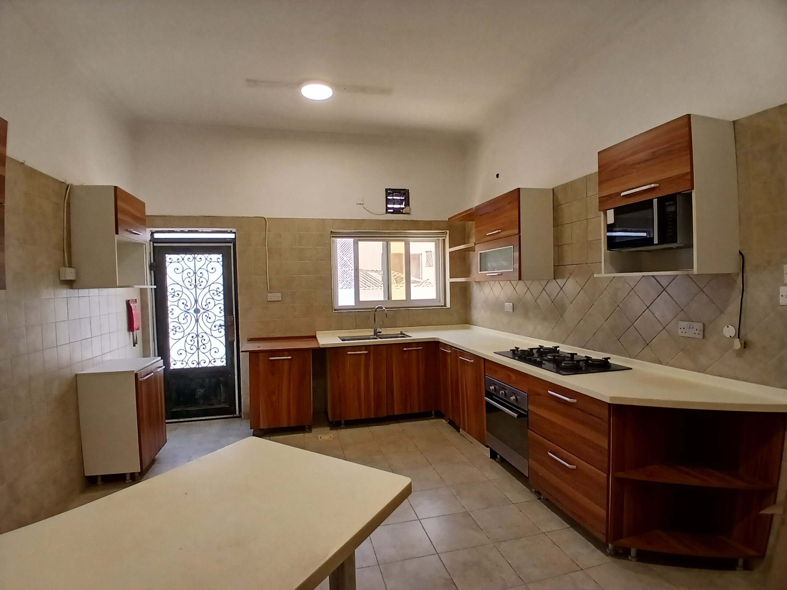 ویلای 4 خوابه اجاره در مدینة السلطان قابوس | OMR 800/ماه | Tamlik Oman thumbnail 4