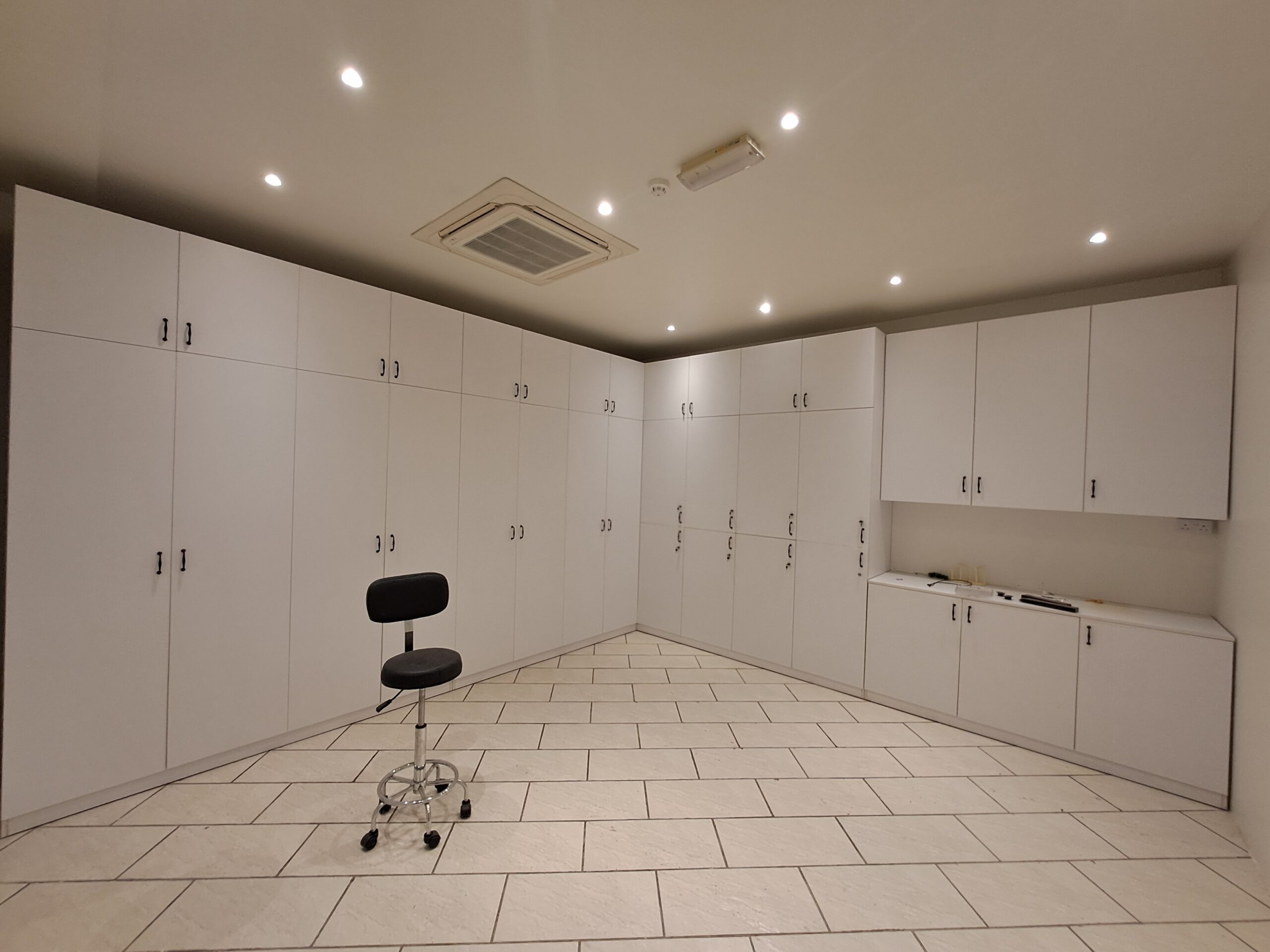 مغازه اجاره در بوشهر | 250متر مربع | OMR 2,500/ماه | Tamlik Oman thumbnail 2