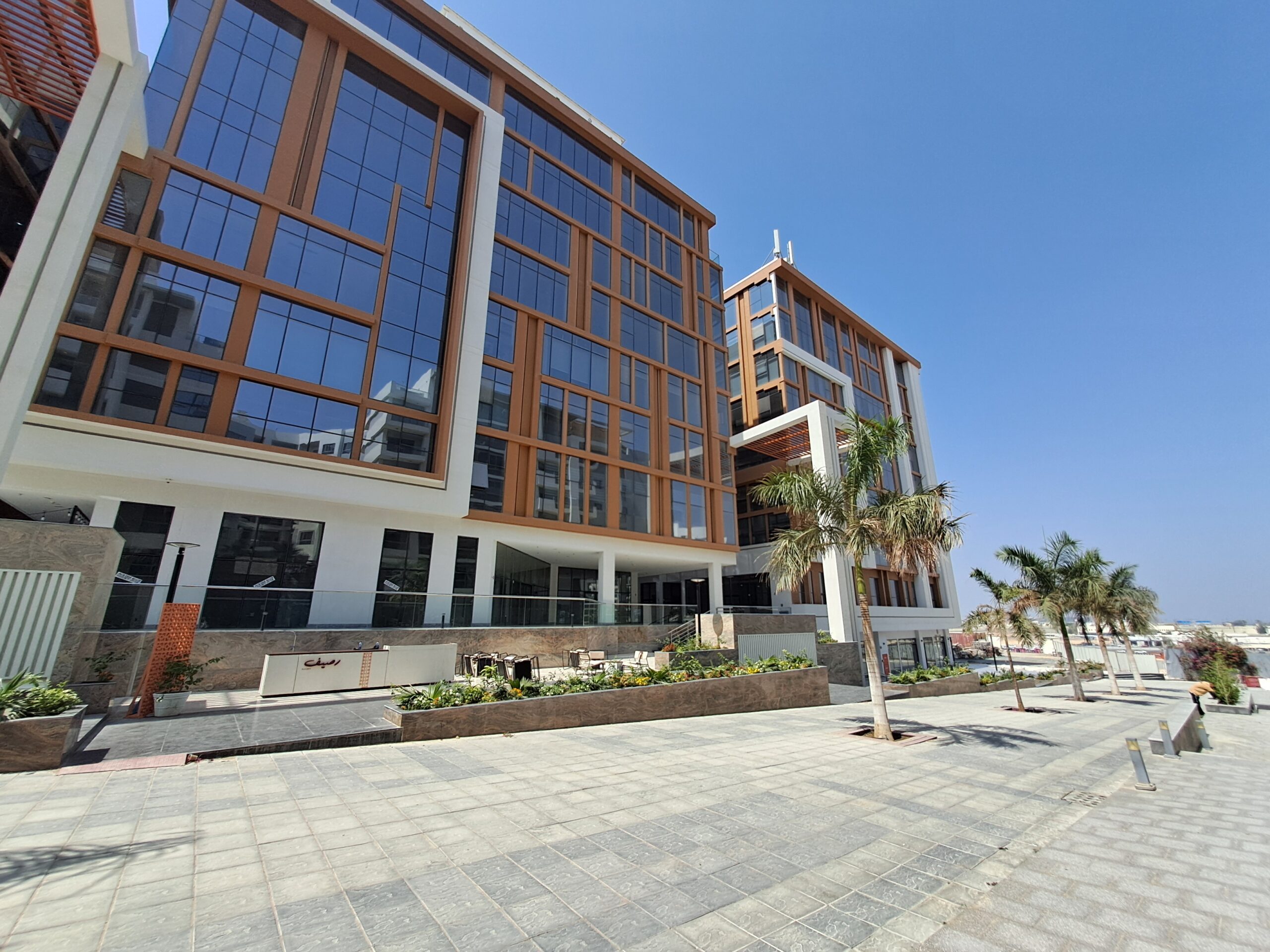 مغازه اجاره در مسقط هیلز | ۱۴۰م² | OMR 1,400/ماه | Tamlik عمان thumbnail 3