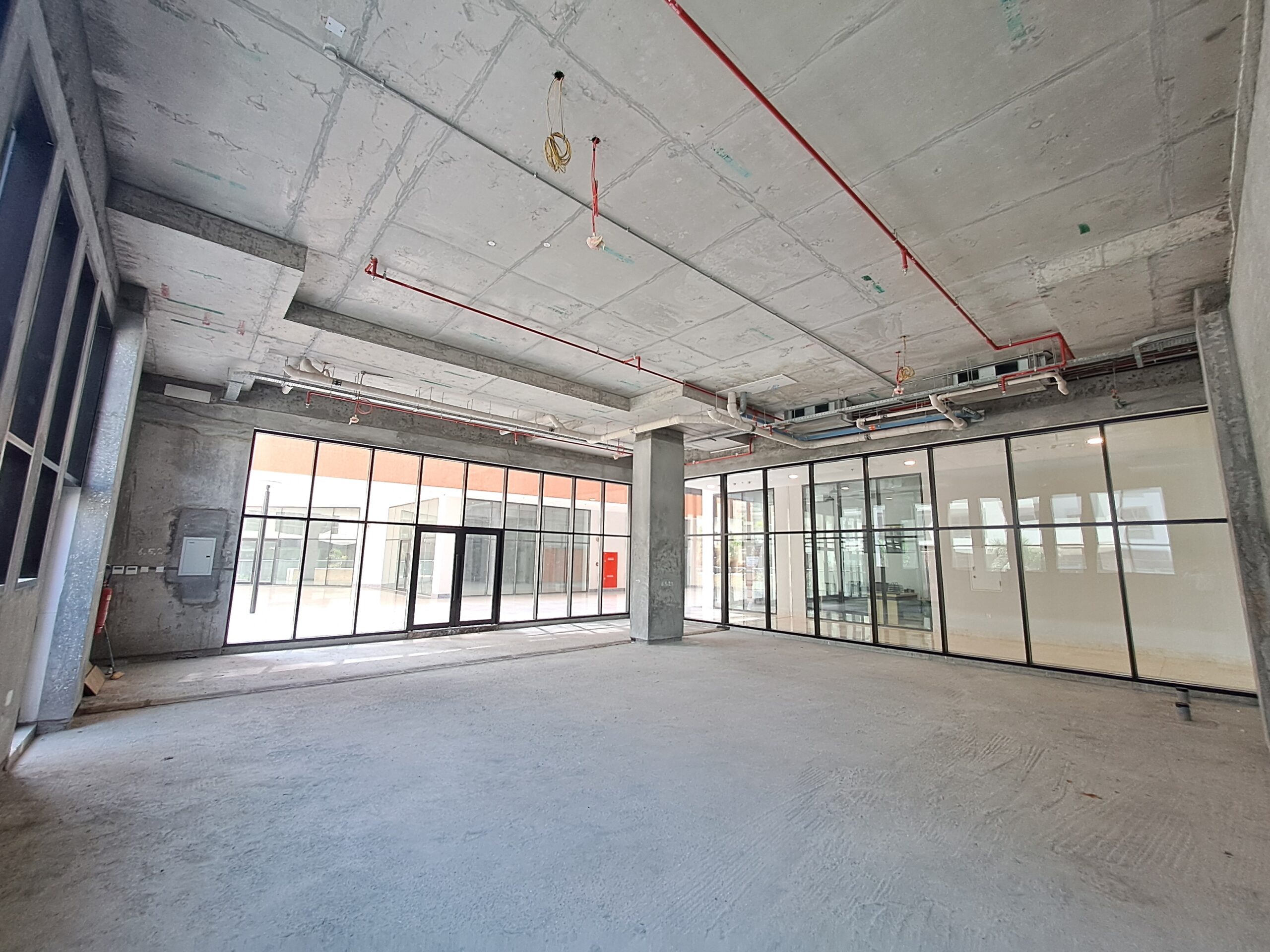 مغازه اجاره در مسقط هیلز | ۱۴۰م² | OMR 1,400/ماه | Tamlik عمان thumbnail 4