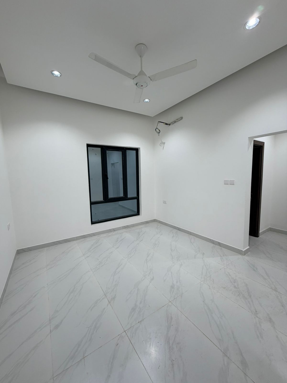 ویلای ۵ خوابه برای فروش در العذیبه | OMR 125,000 | Tamlik Oman thumbnail 7