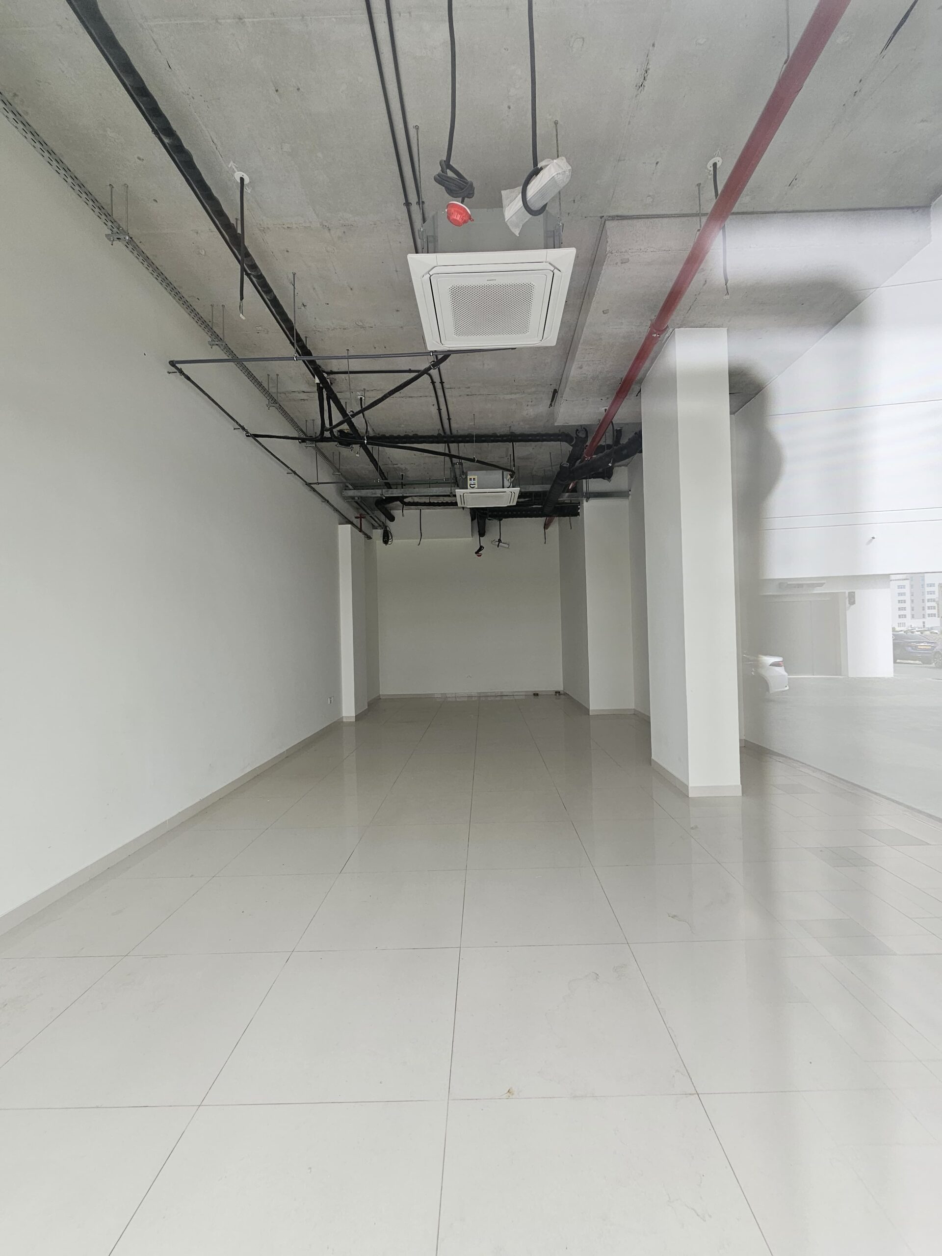 مغازه اجاره‌ای در العذیبه شمالی | 69 متر مربع | OMR 1,000/ماه | Tamlik عمان thumbnail 2