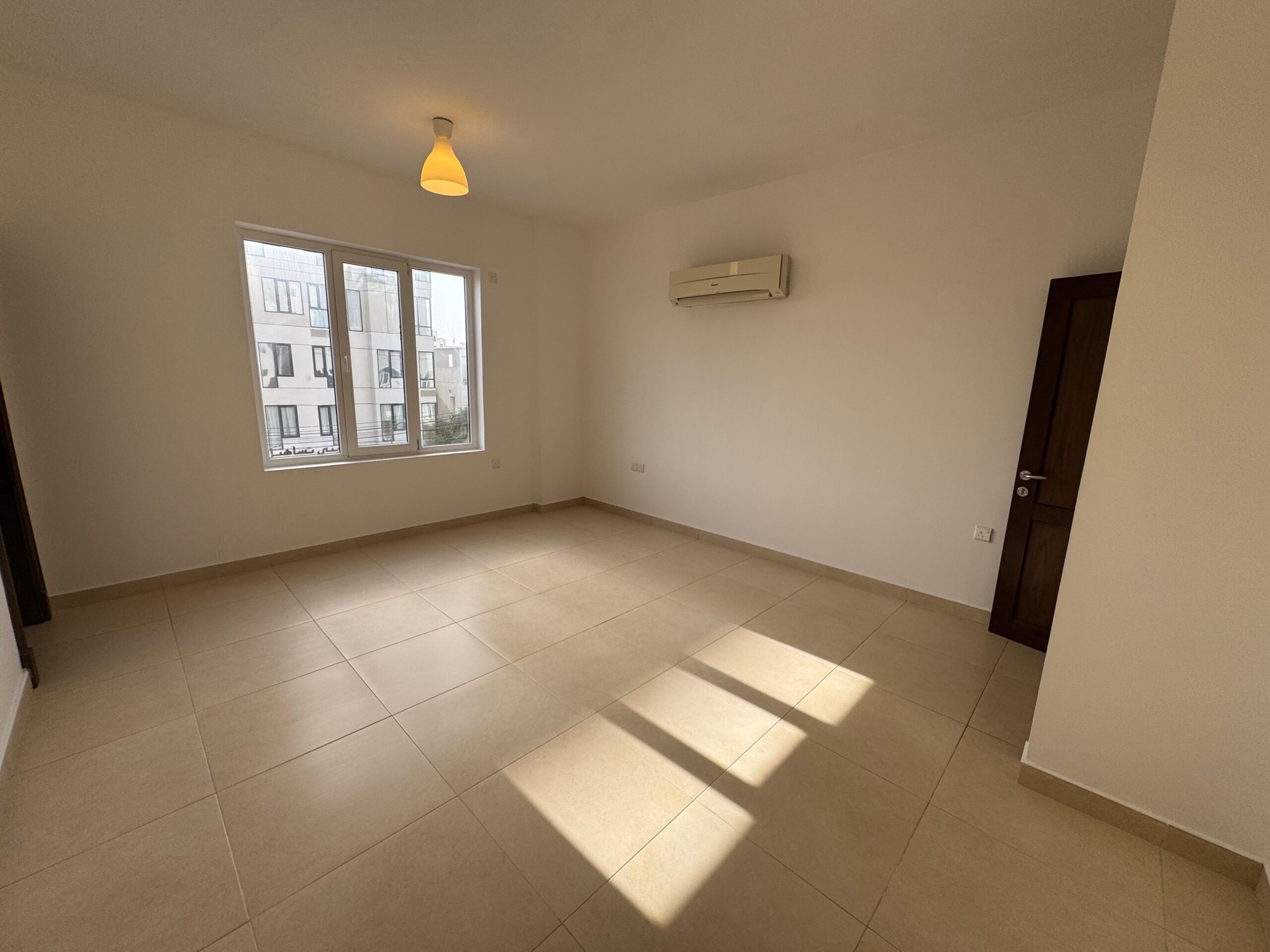 آپارتمان ۲ خوابه اجاره‌ای در العذیبه | OMR 450/ماه | Tamlik Oman thumbnail 3