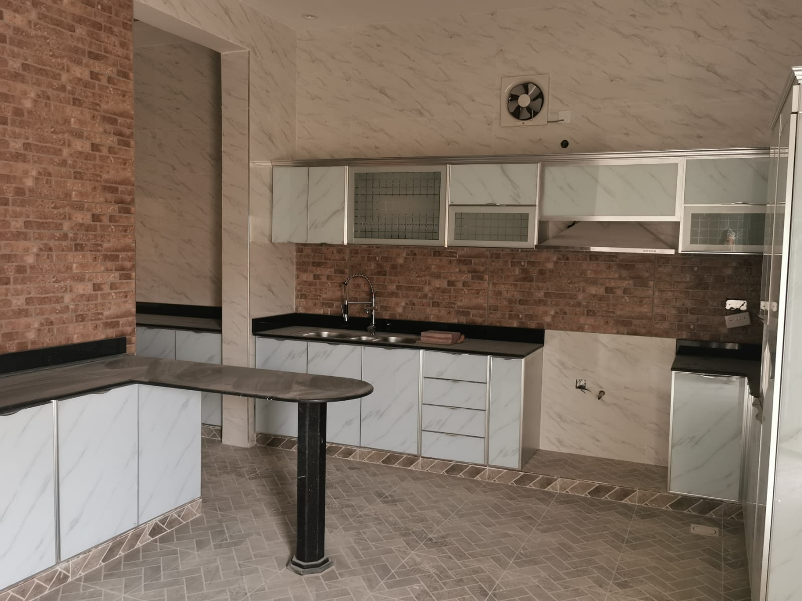 ویلا 3 خوابه برای فروش در العذیبه | OMR 100,000 | Tamlik Oman thumbnail 3