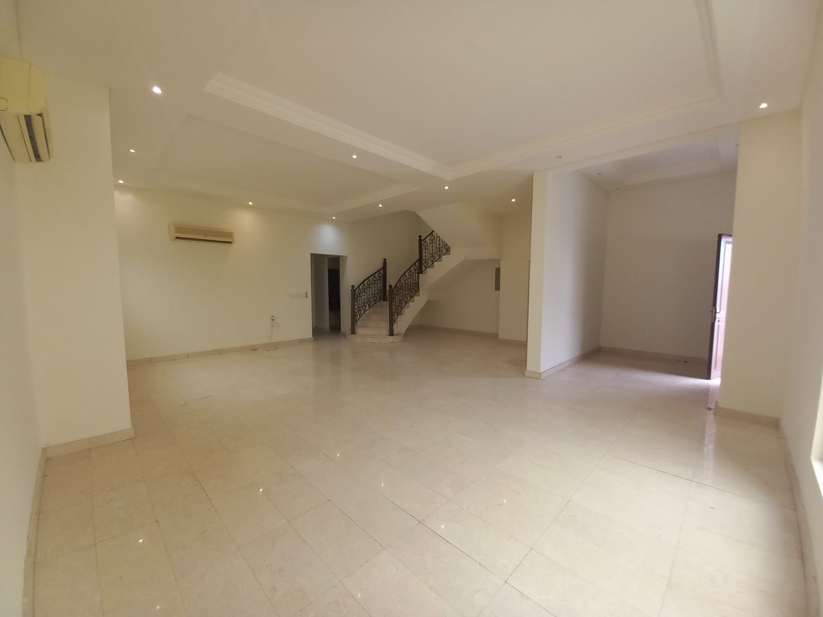 Вилла на 4 спальни в аренду в Аль-Бошр | OMR 550/мес | Tamlik Oman thumbnail 2